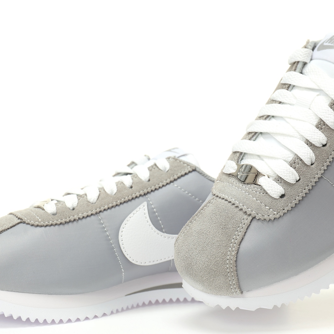 Nike Sneakers-345