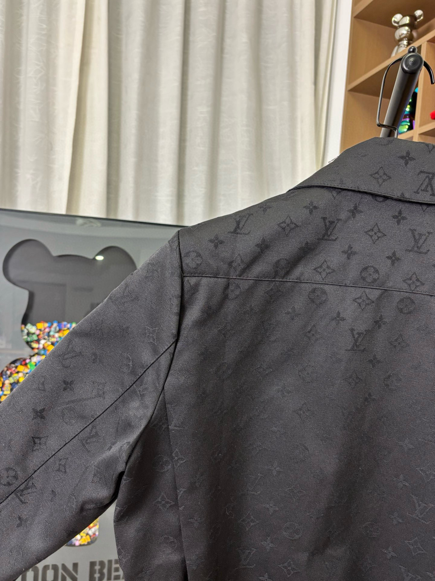 LV Clothing-306