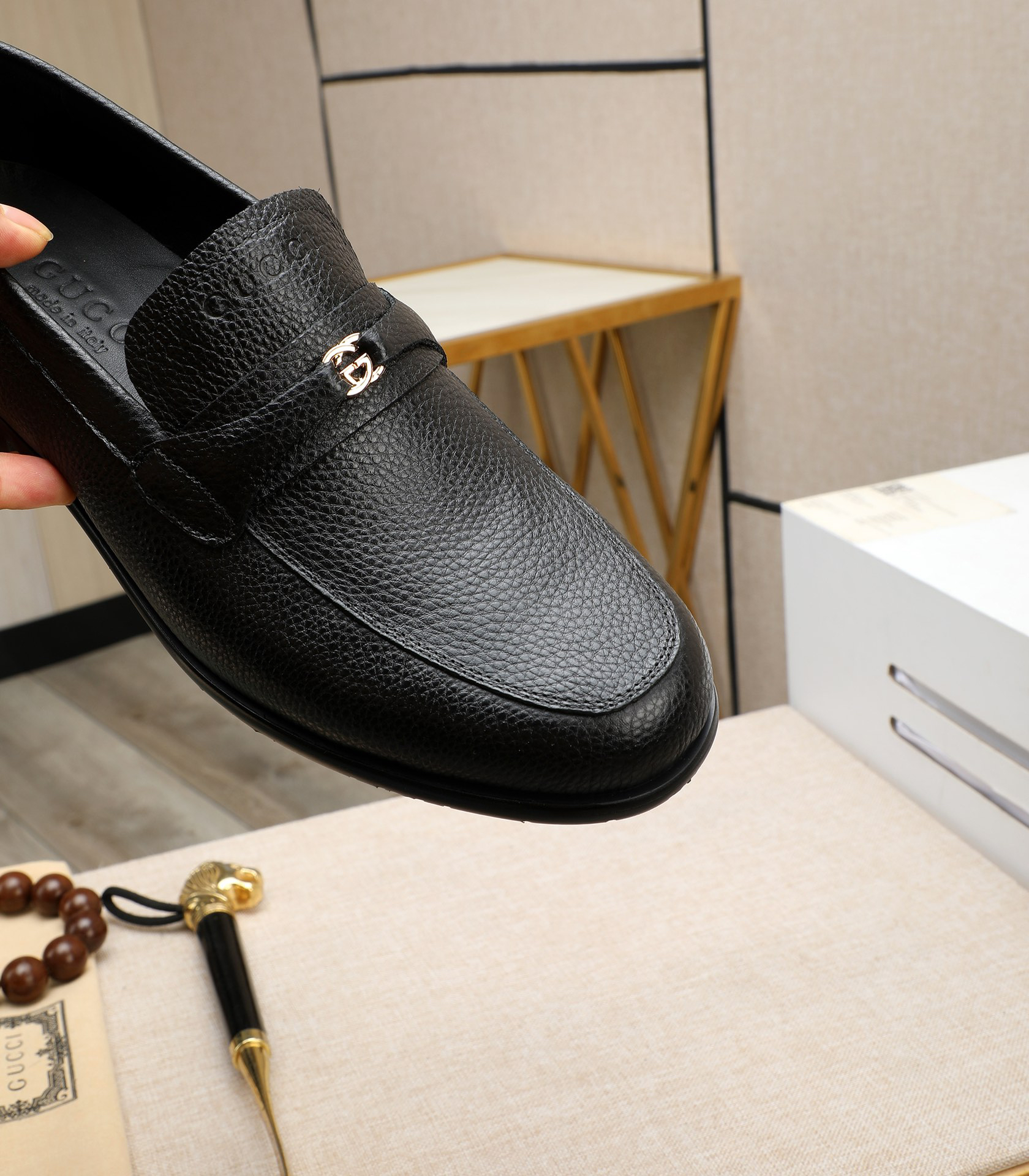 Gucci men's leather shoes-138
