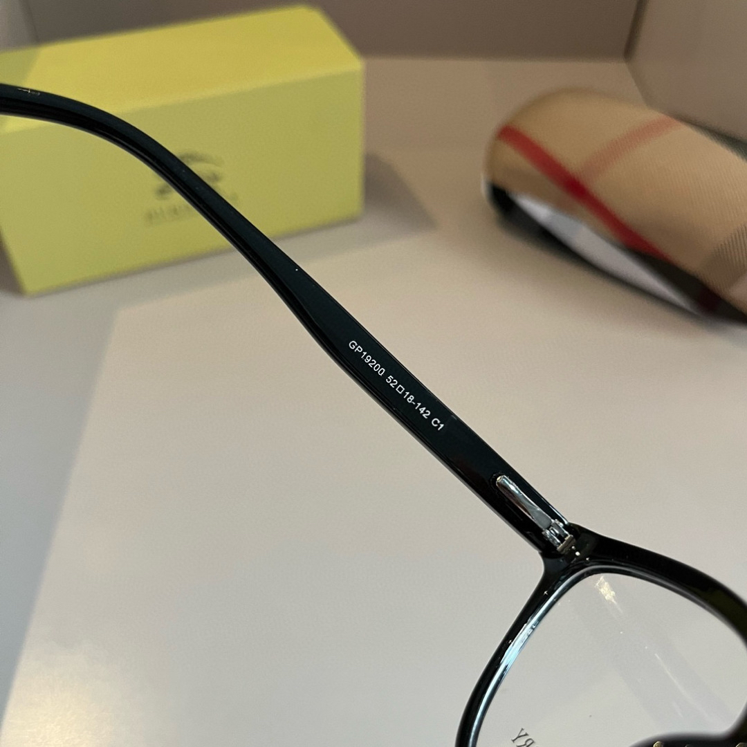 Burberry glasses-19