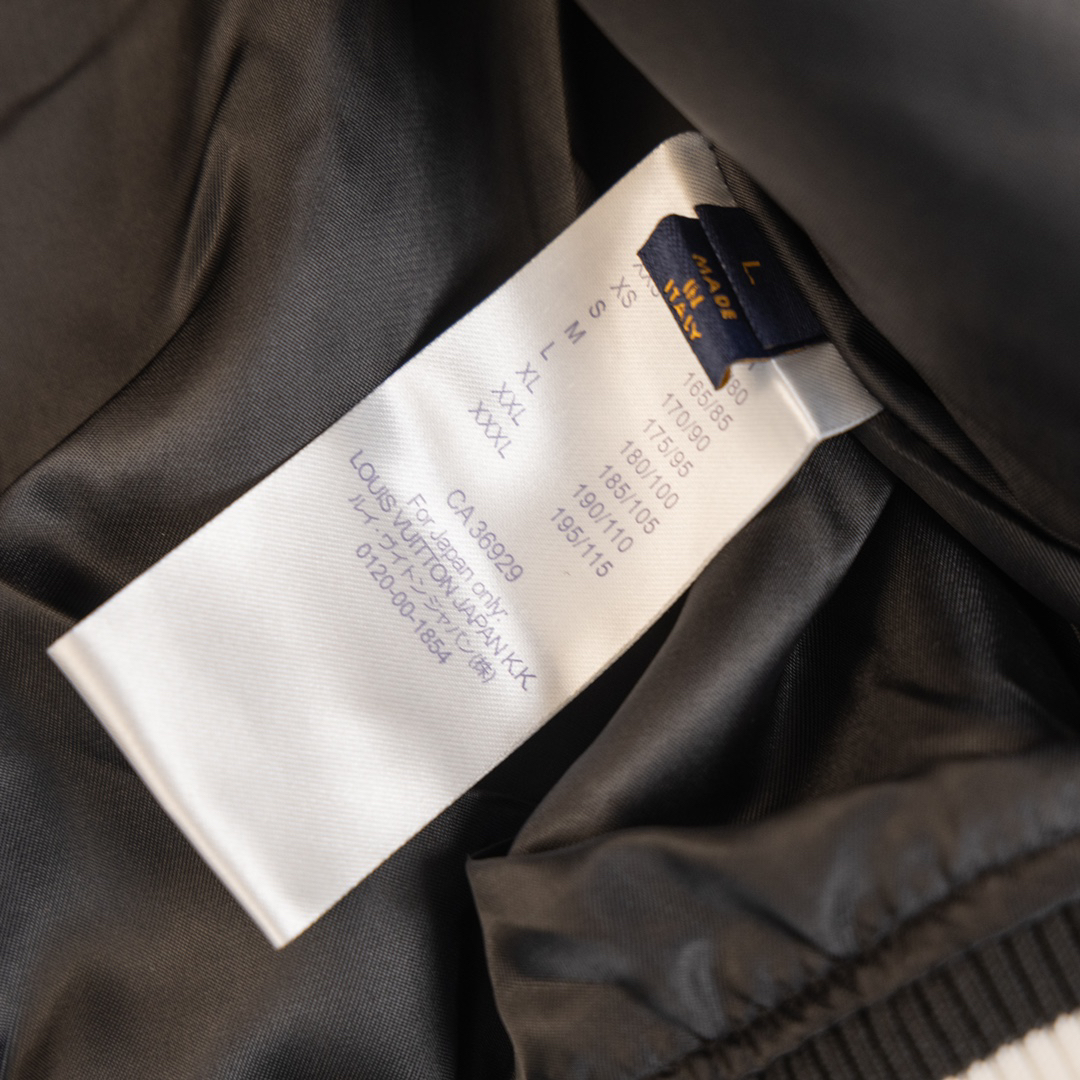 LV Clothing-317