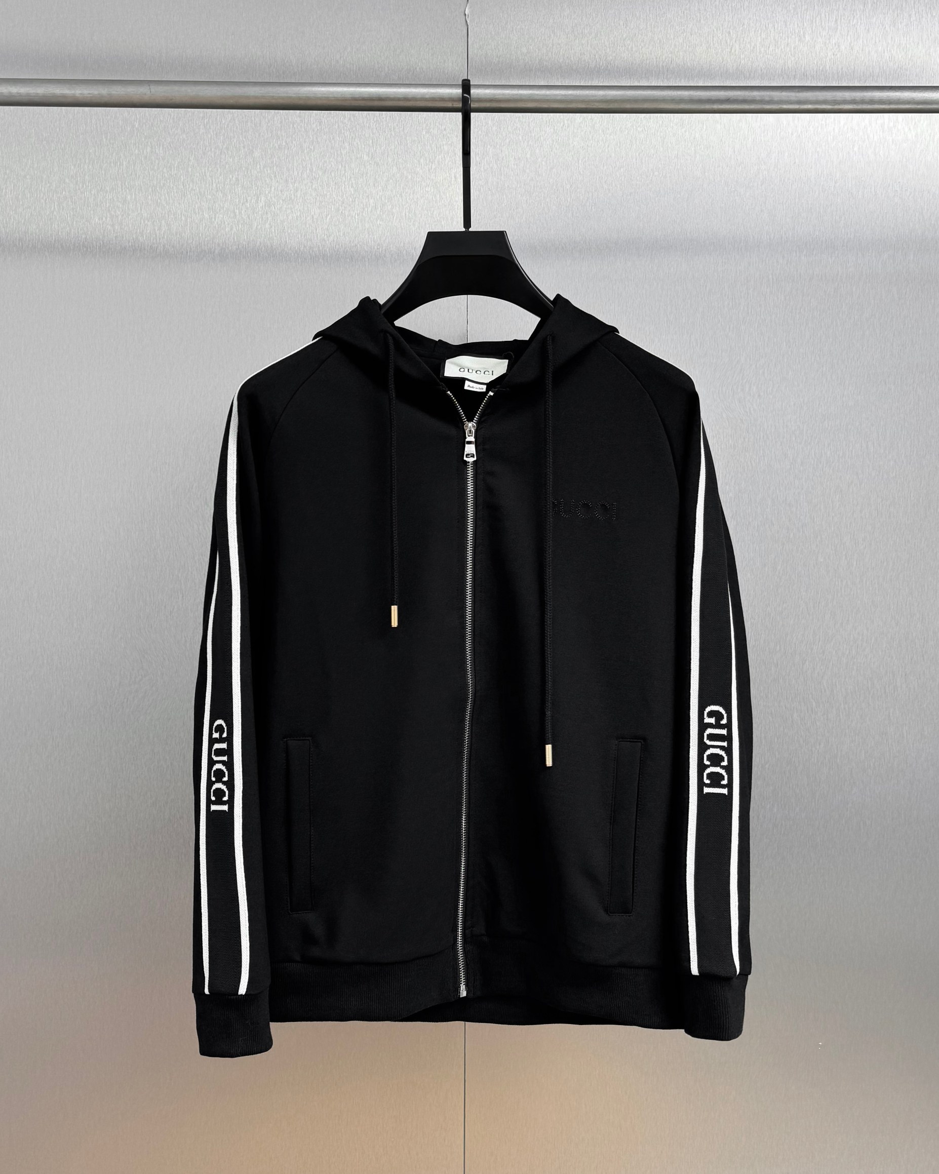 Gucci Clothing-288