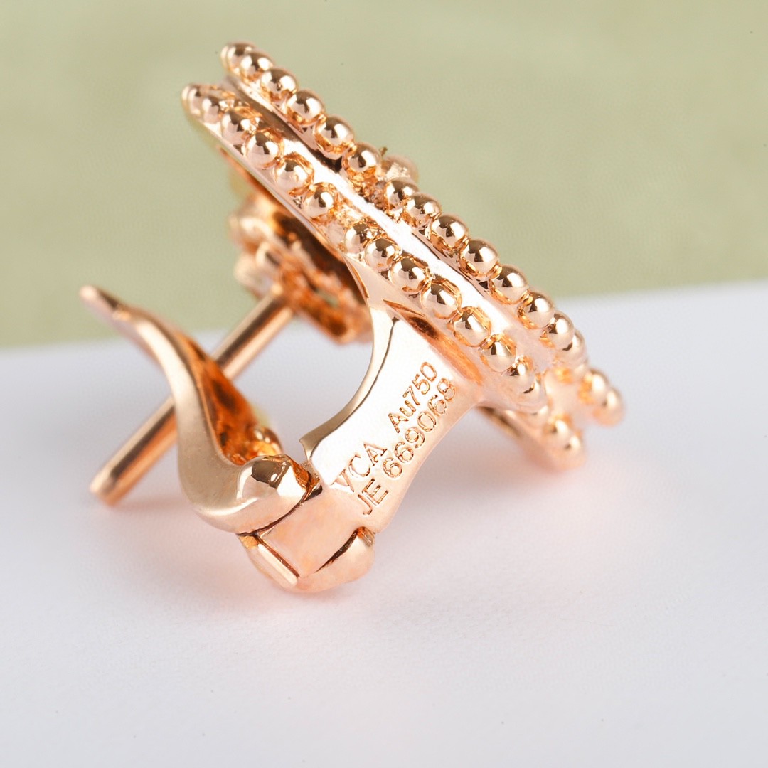 Van Cleef & Arpels earring-35