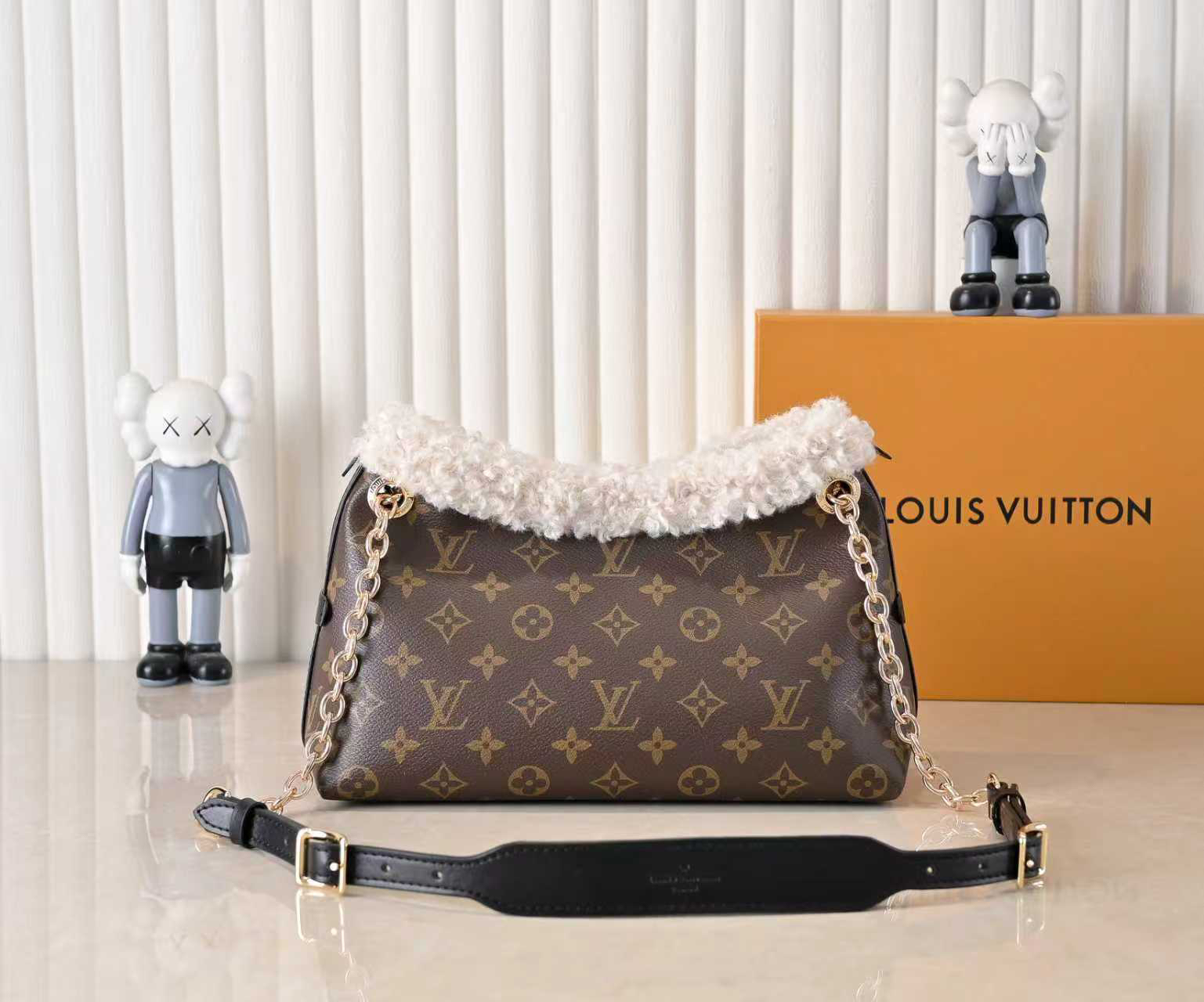 Louis Vuitton bag-136