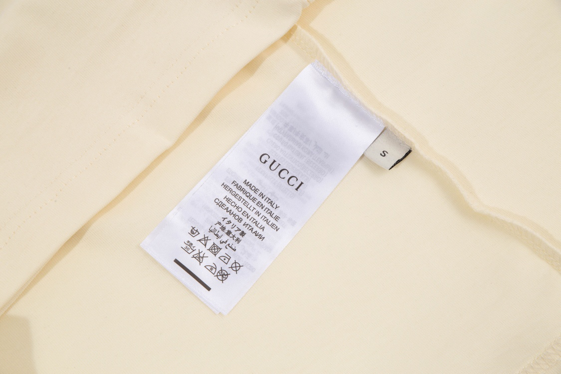 Gucci clothing-47