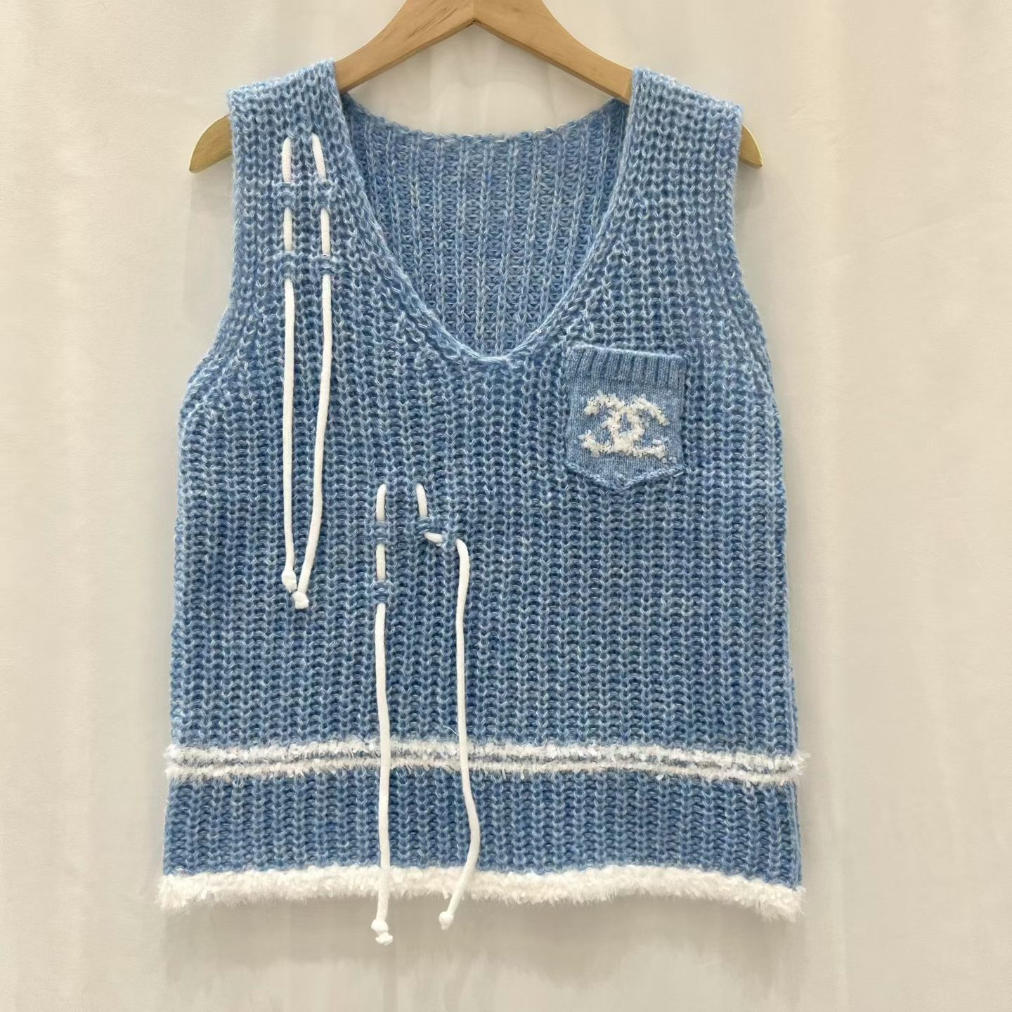 Chanel clothing-114