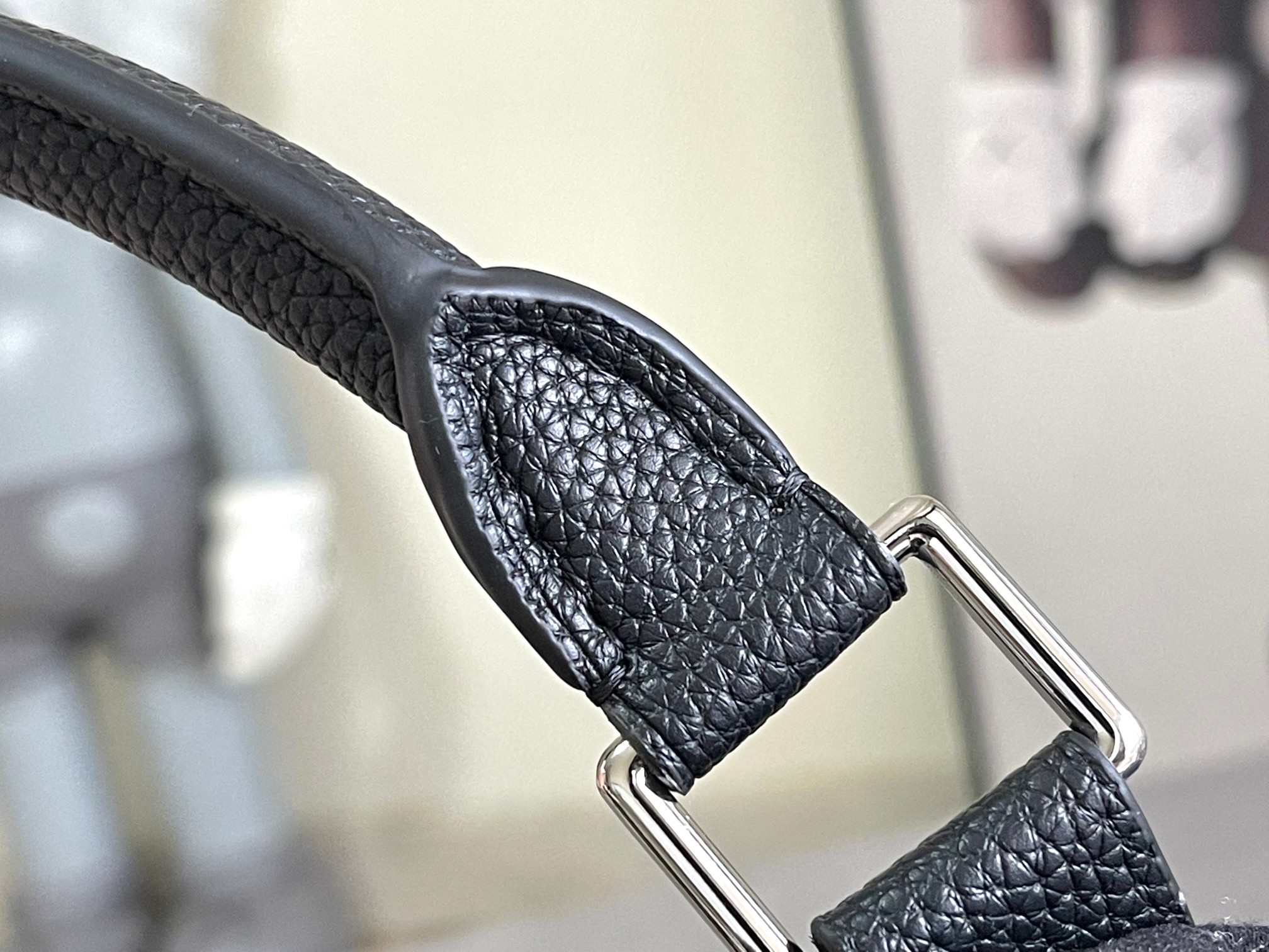 Louis Vuitton bag-105