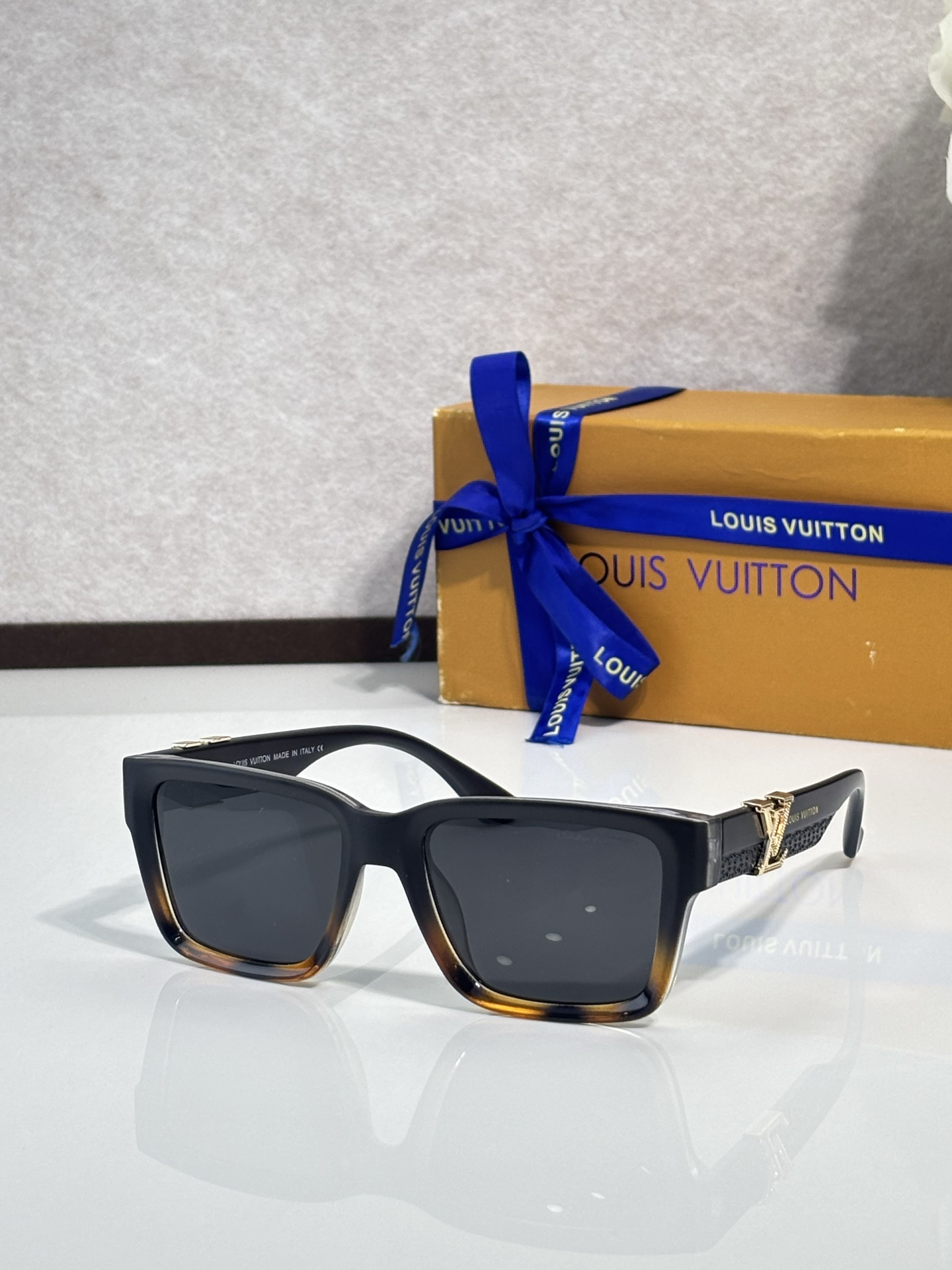 LV glasses-14
