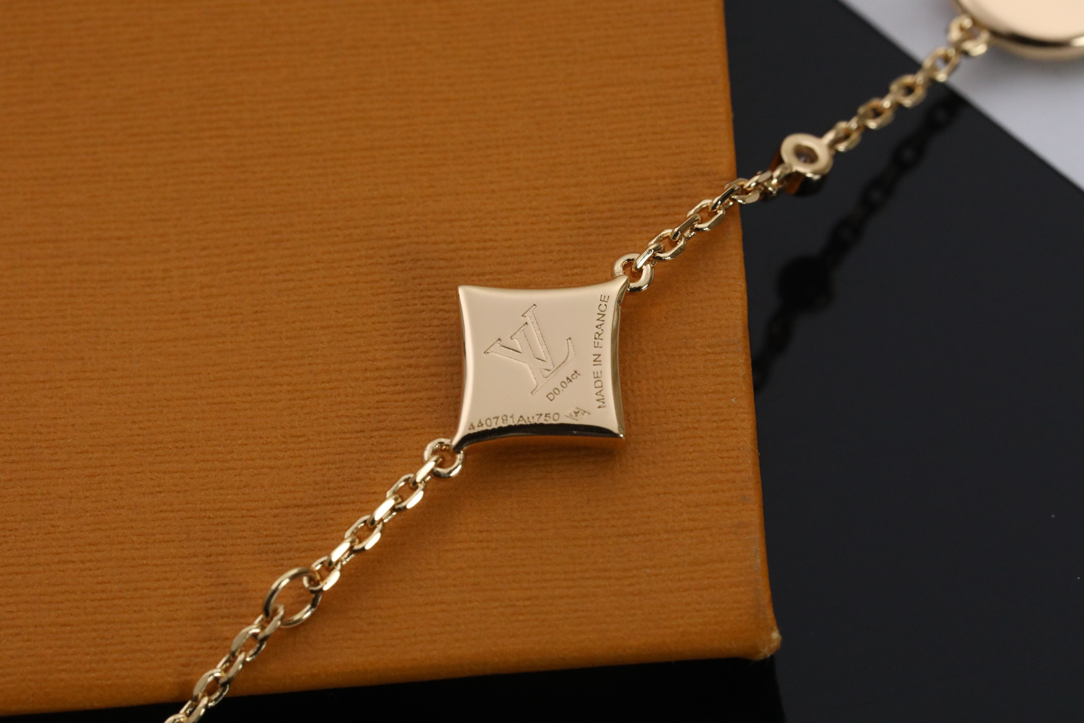 LV Bracelet-60