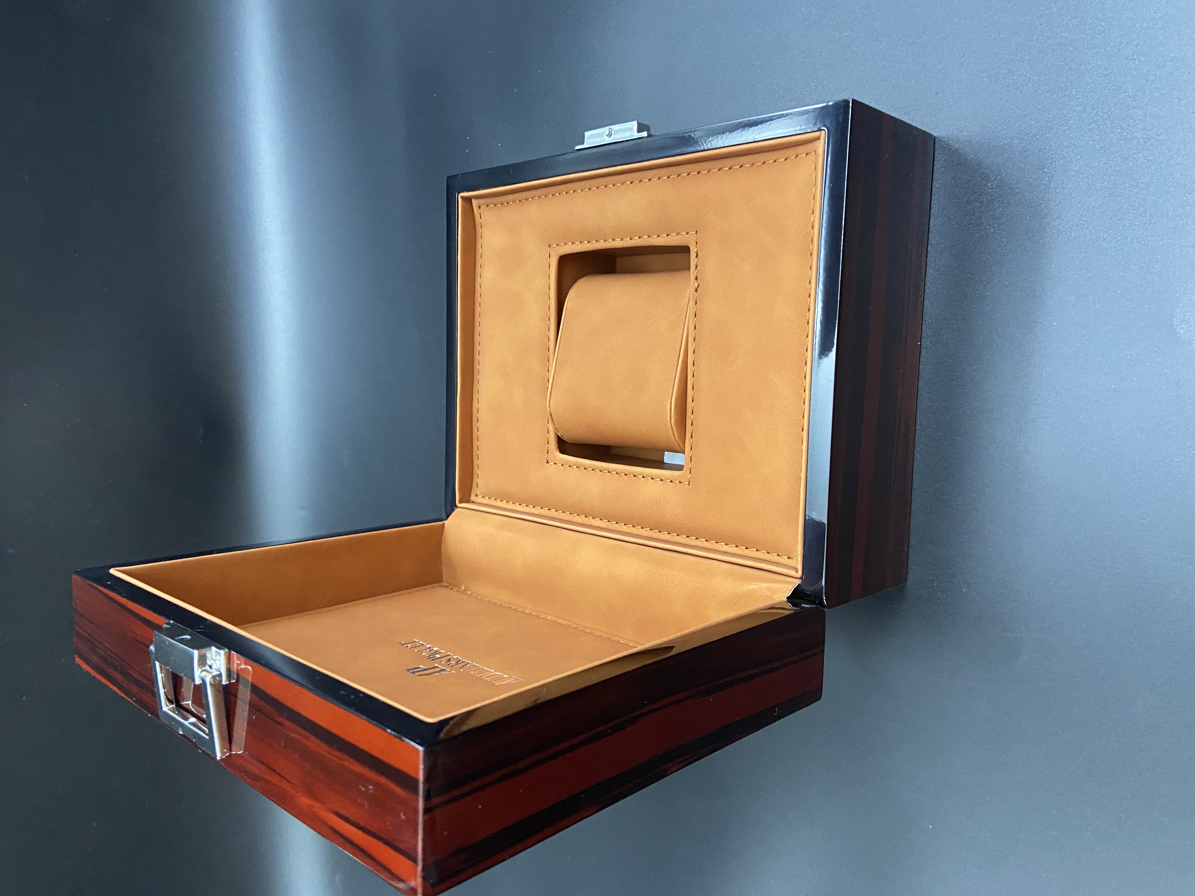AP* Watch Box
