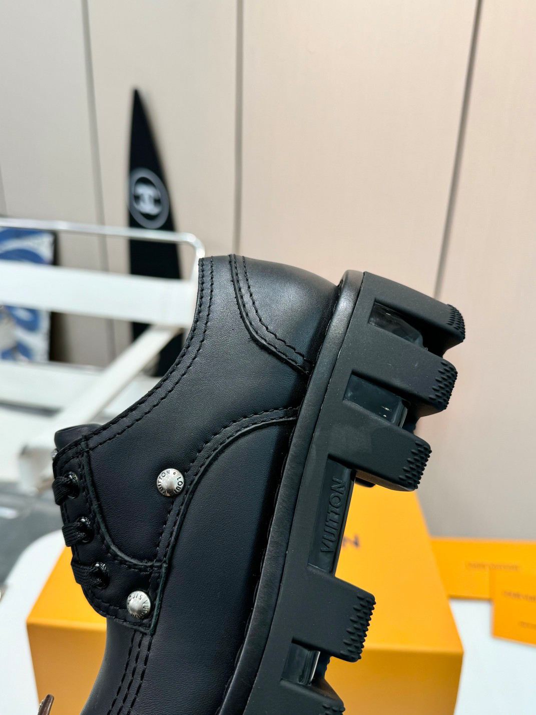 LV women's leather shoes-16