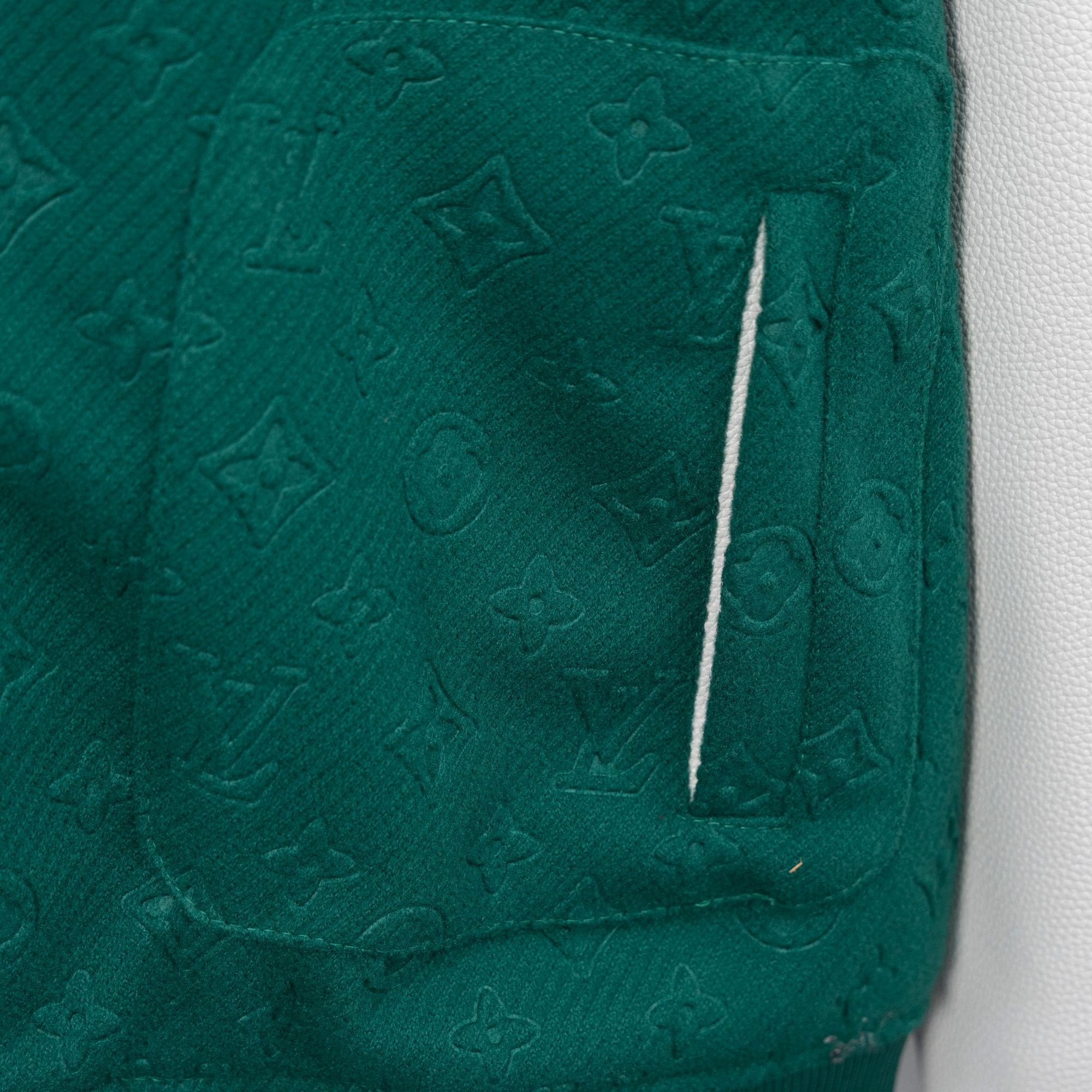 LV Clothing-281
