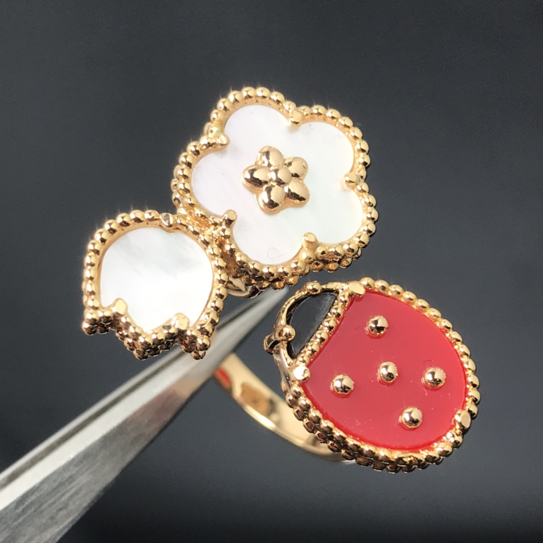 Van Cleef & Arpels ring-66