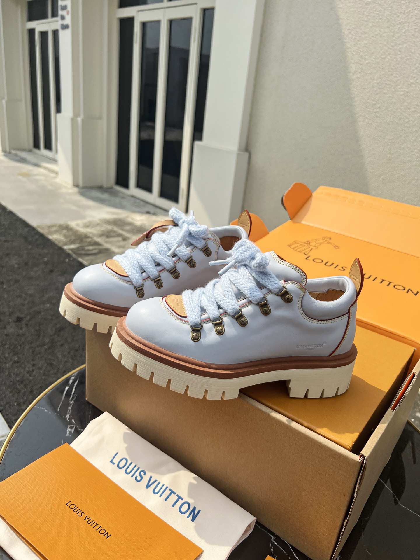 LV women's leather shoes-23