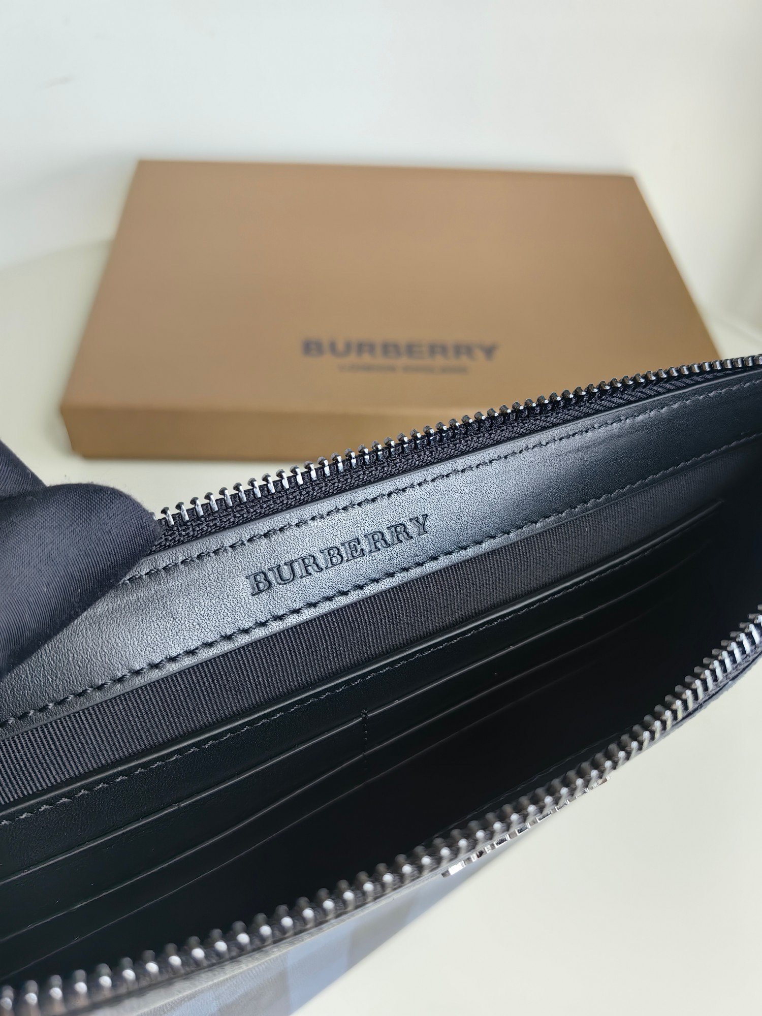 Burberry bag-104