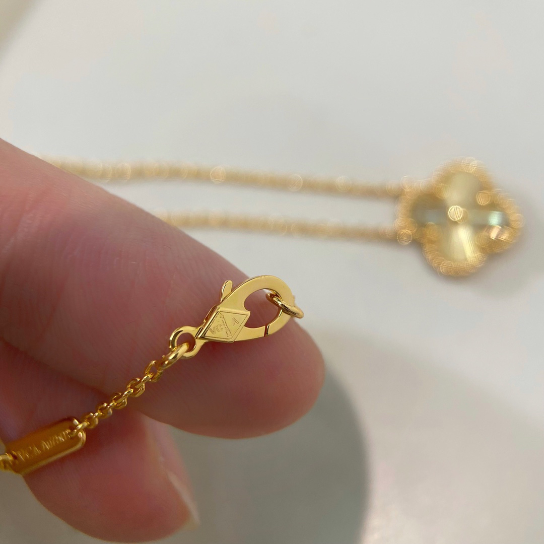 Van Cleef & Arpels necklace-141