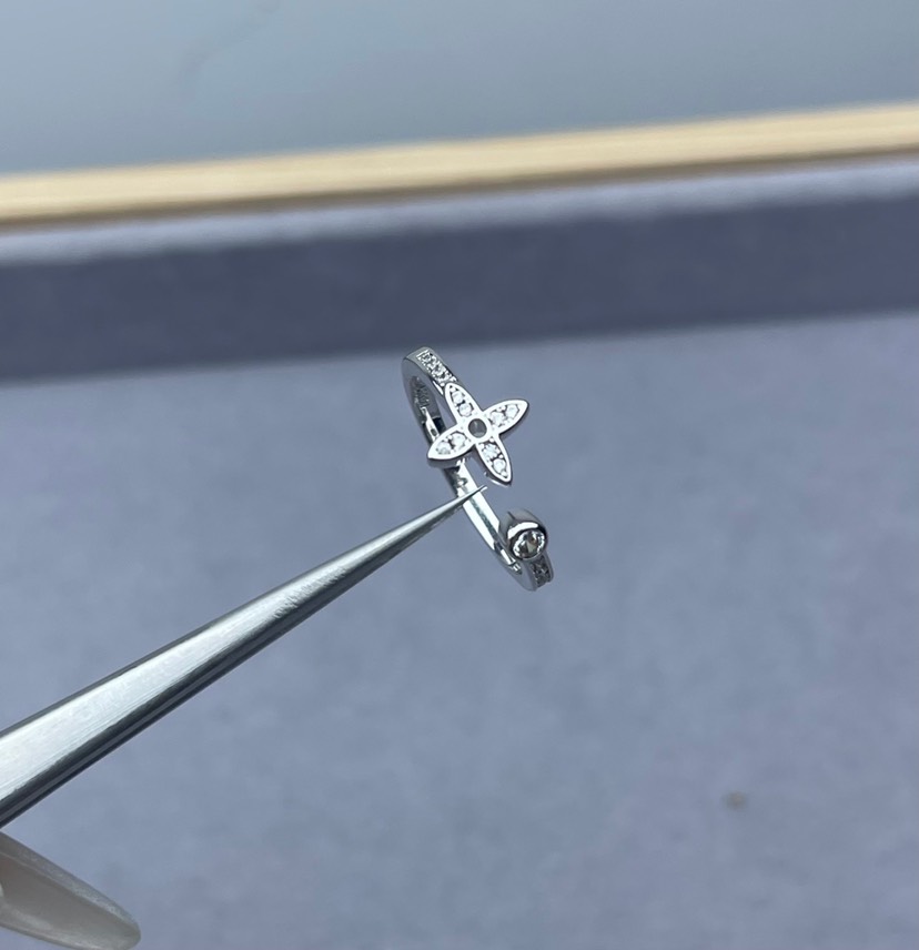 LV ring-48