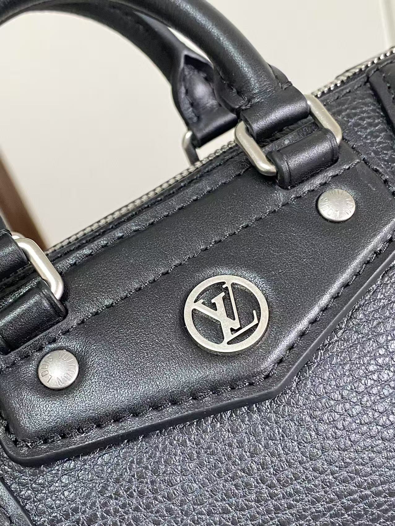 Louis Vuitton bag-182