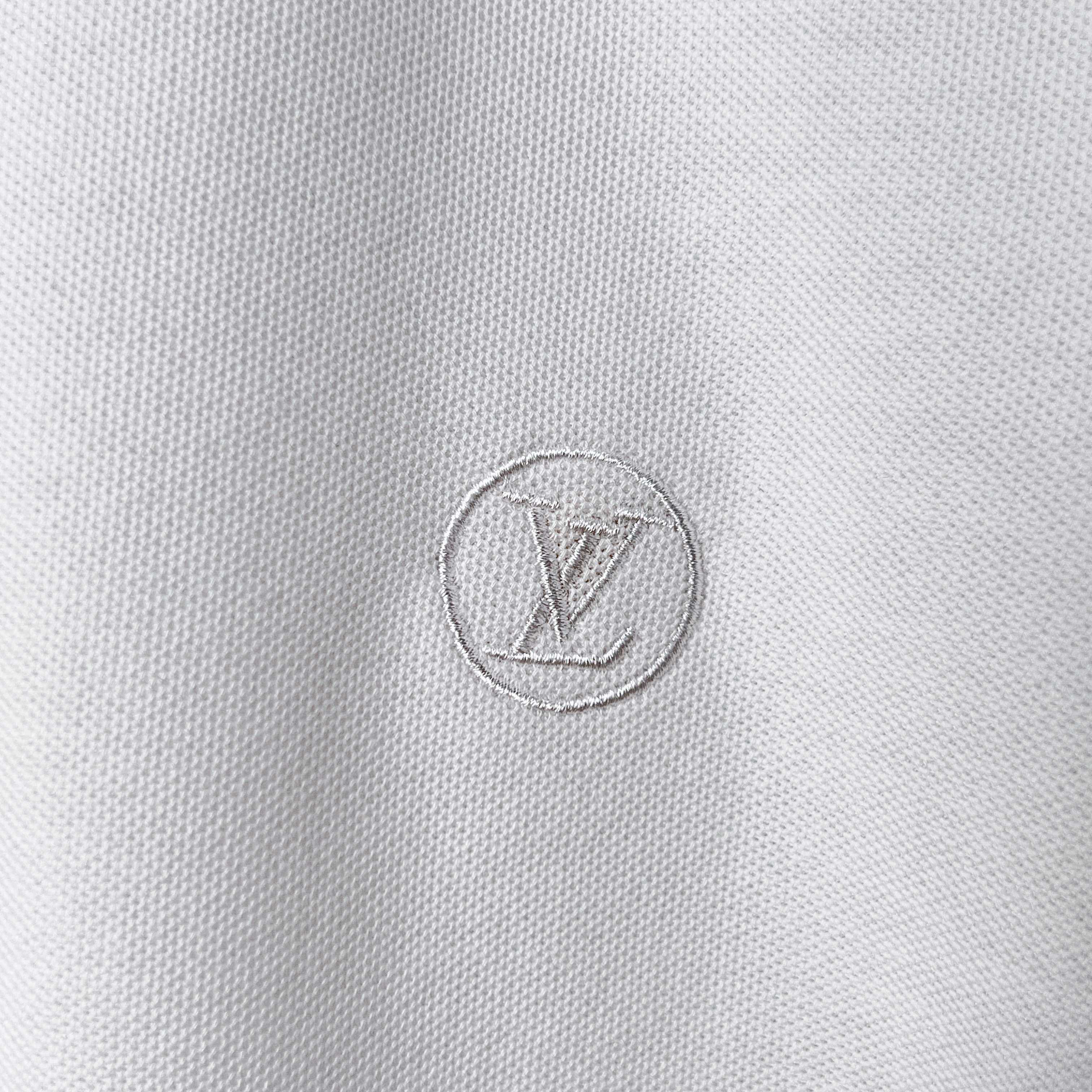 LV clothing-118