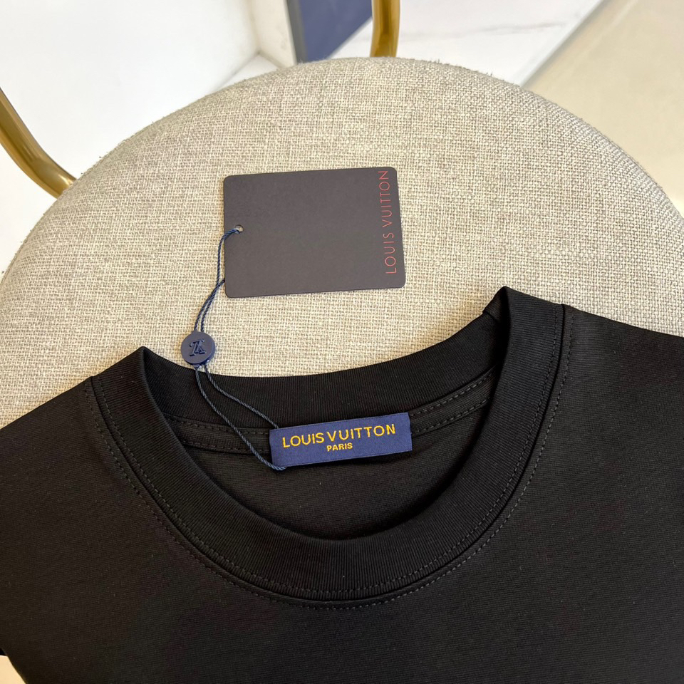 LV clothing-154