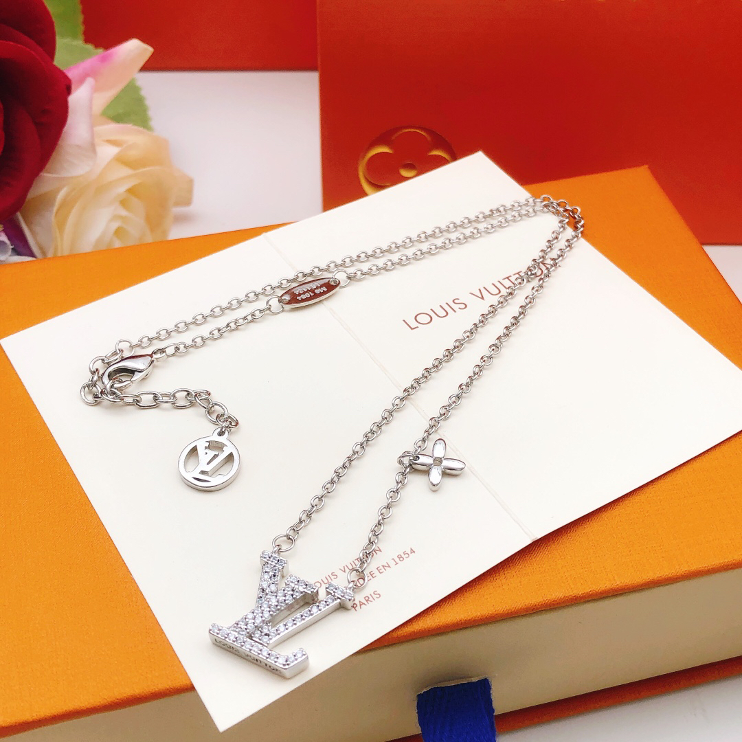 LV necklace-67
