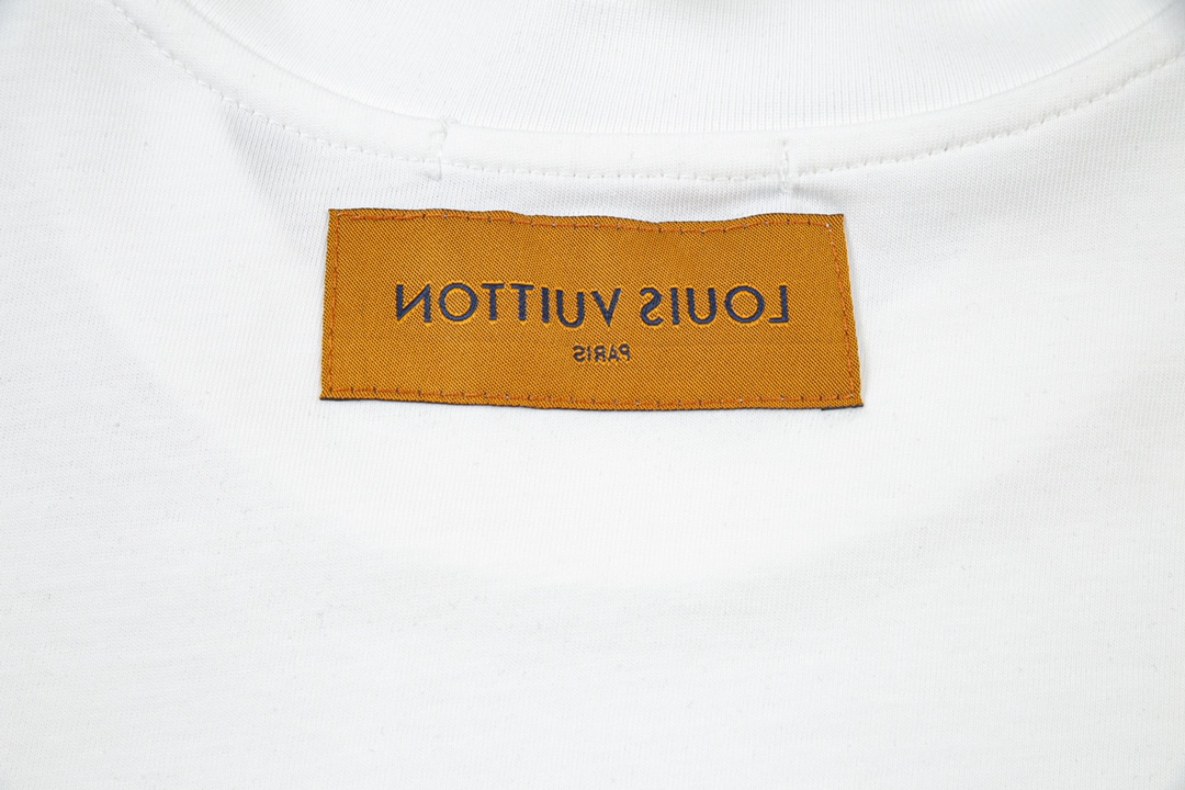 LV clothing-129