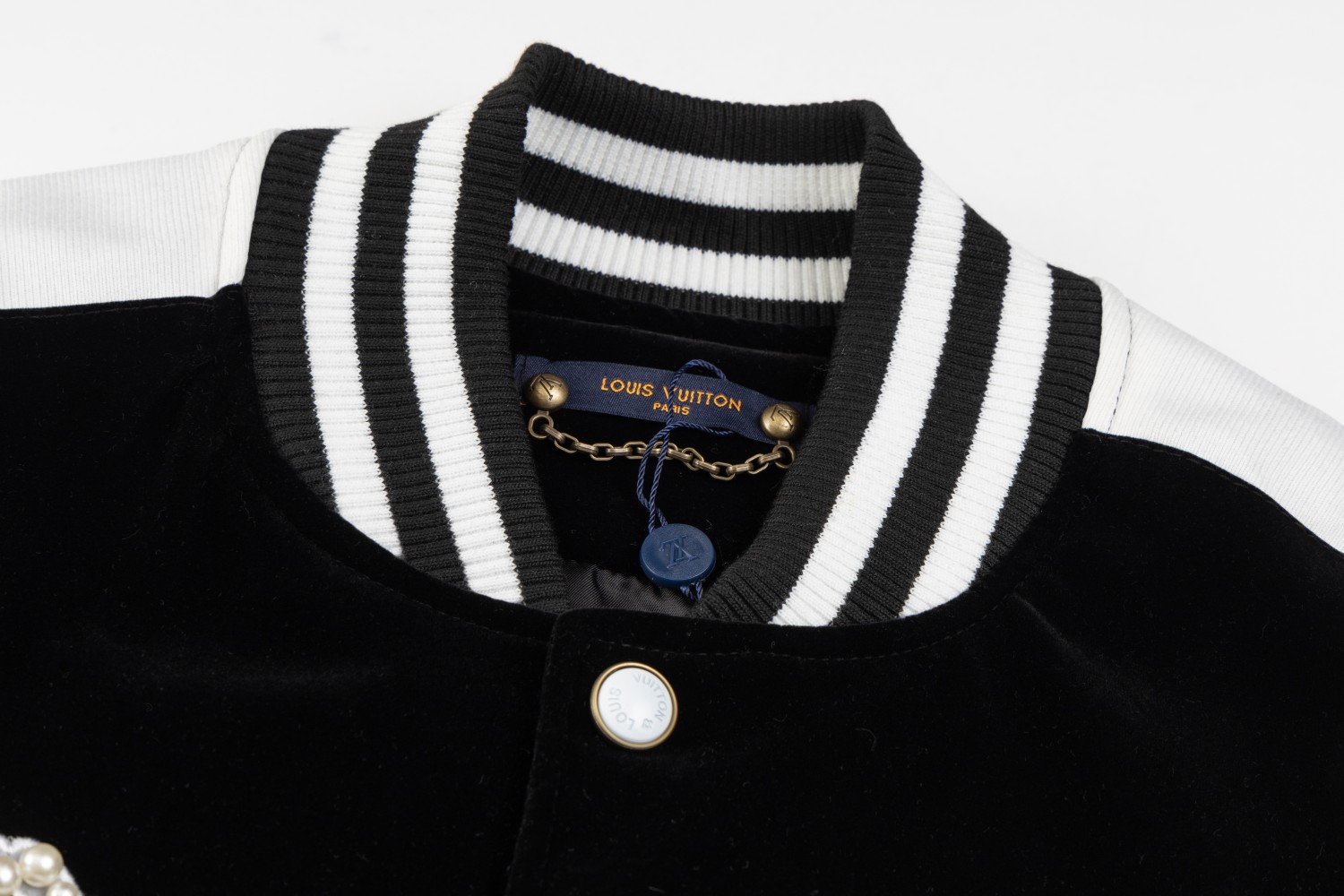 LV Clothing-328