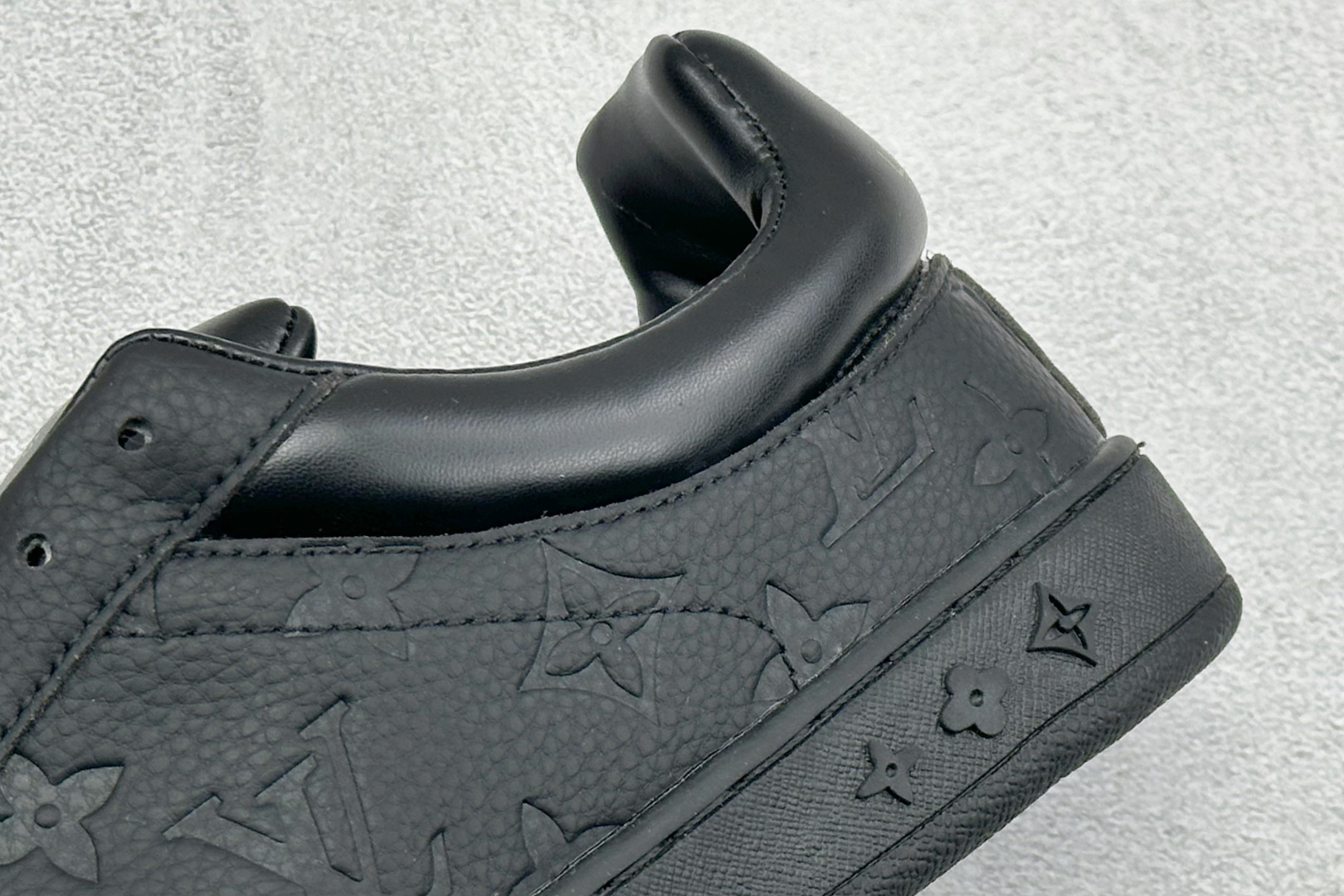 Lv Sneakers-253