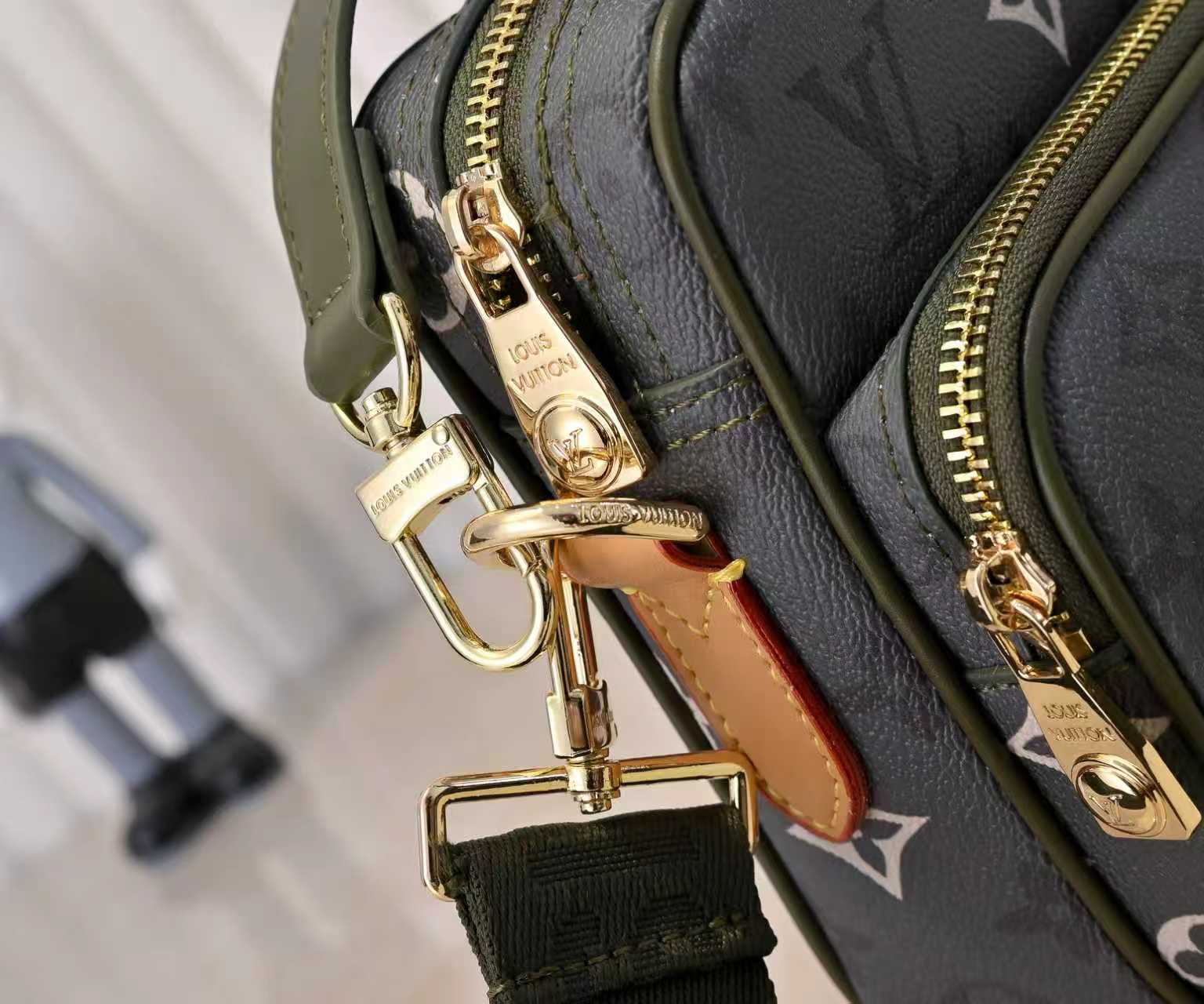 Louis Vuitton bag-135
