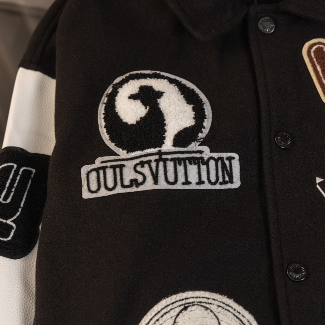 LV Clothing-315