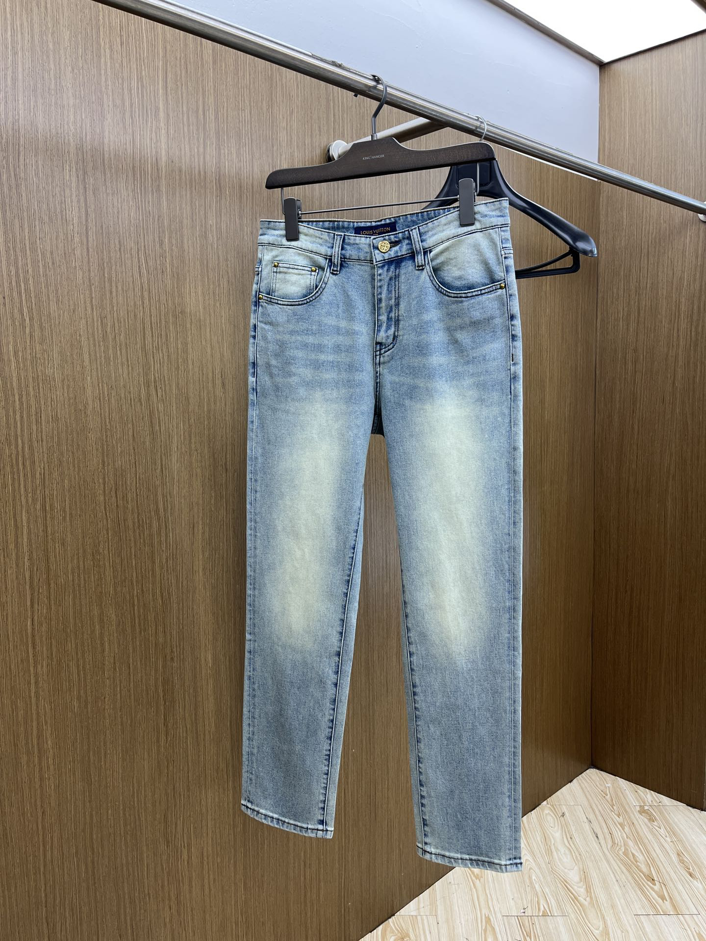 LV clothing-25