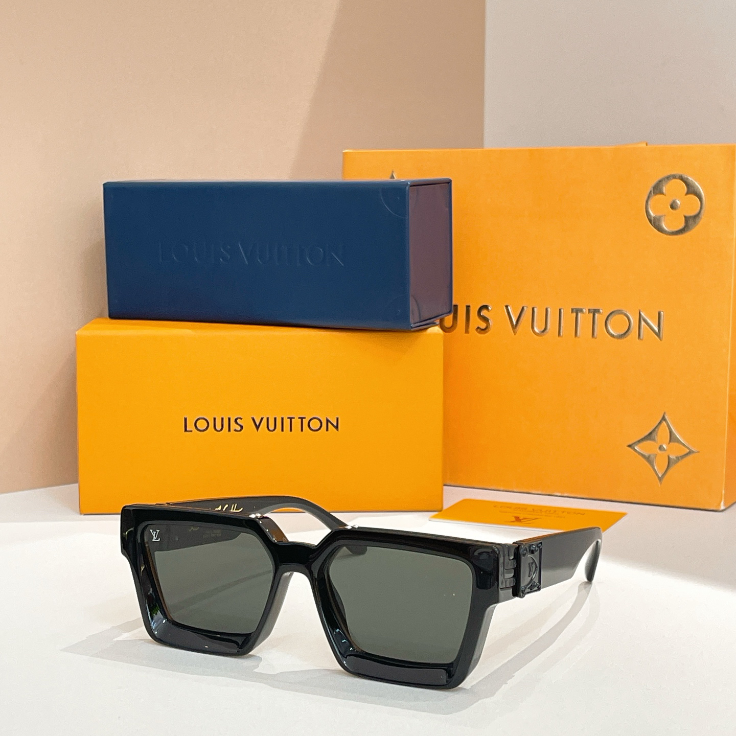 LV glasses-13