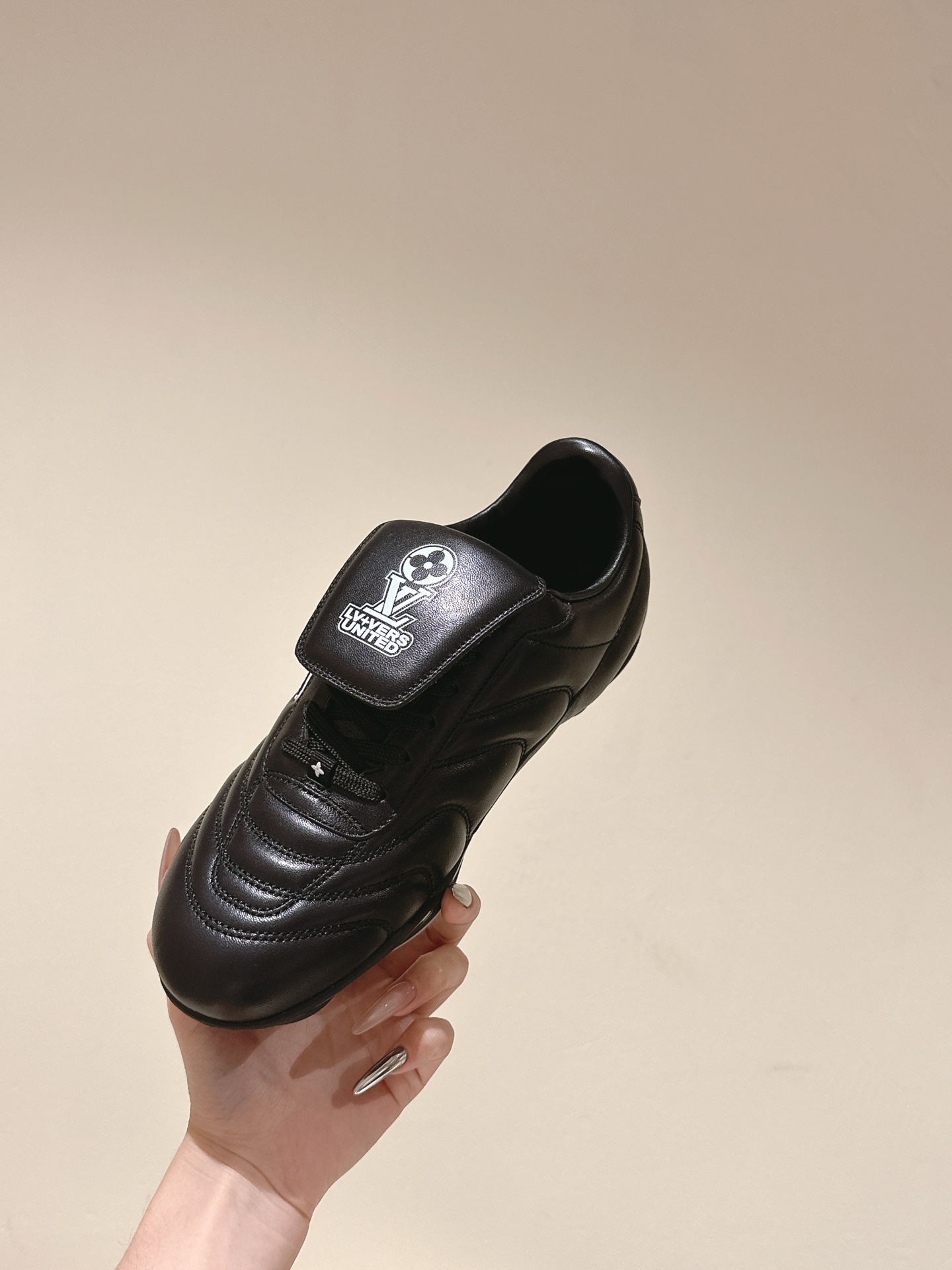 Lv Sneakers-239