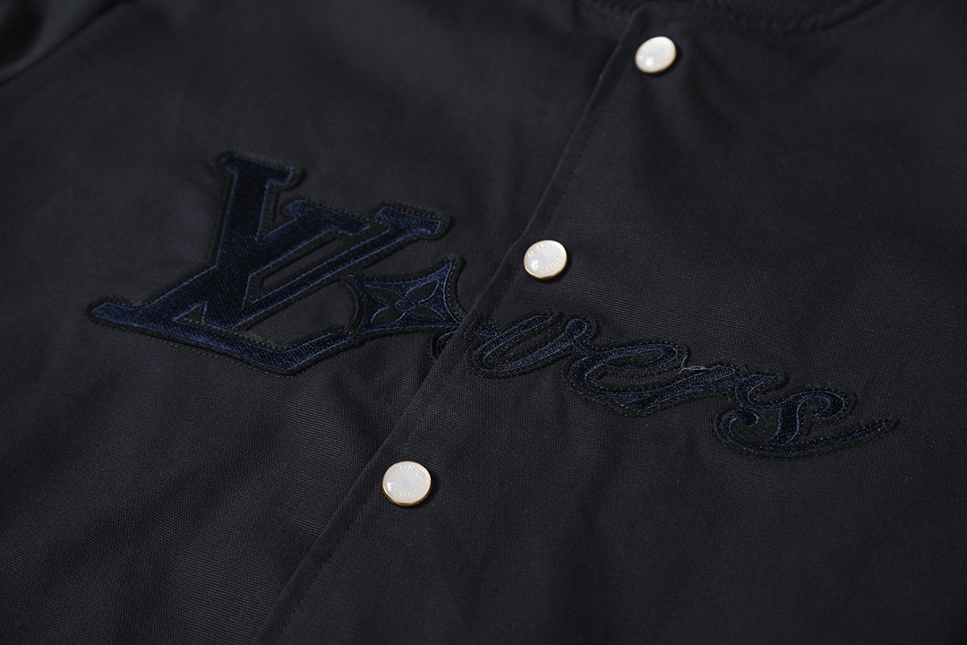 LV Clothing-266