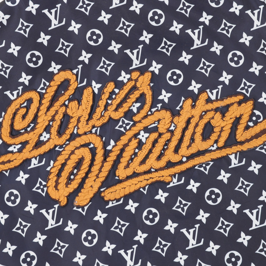LV Clothing-332