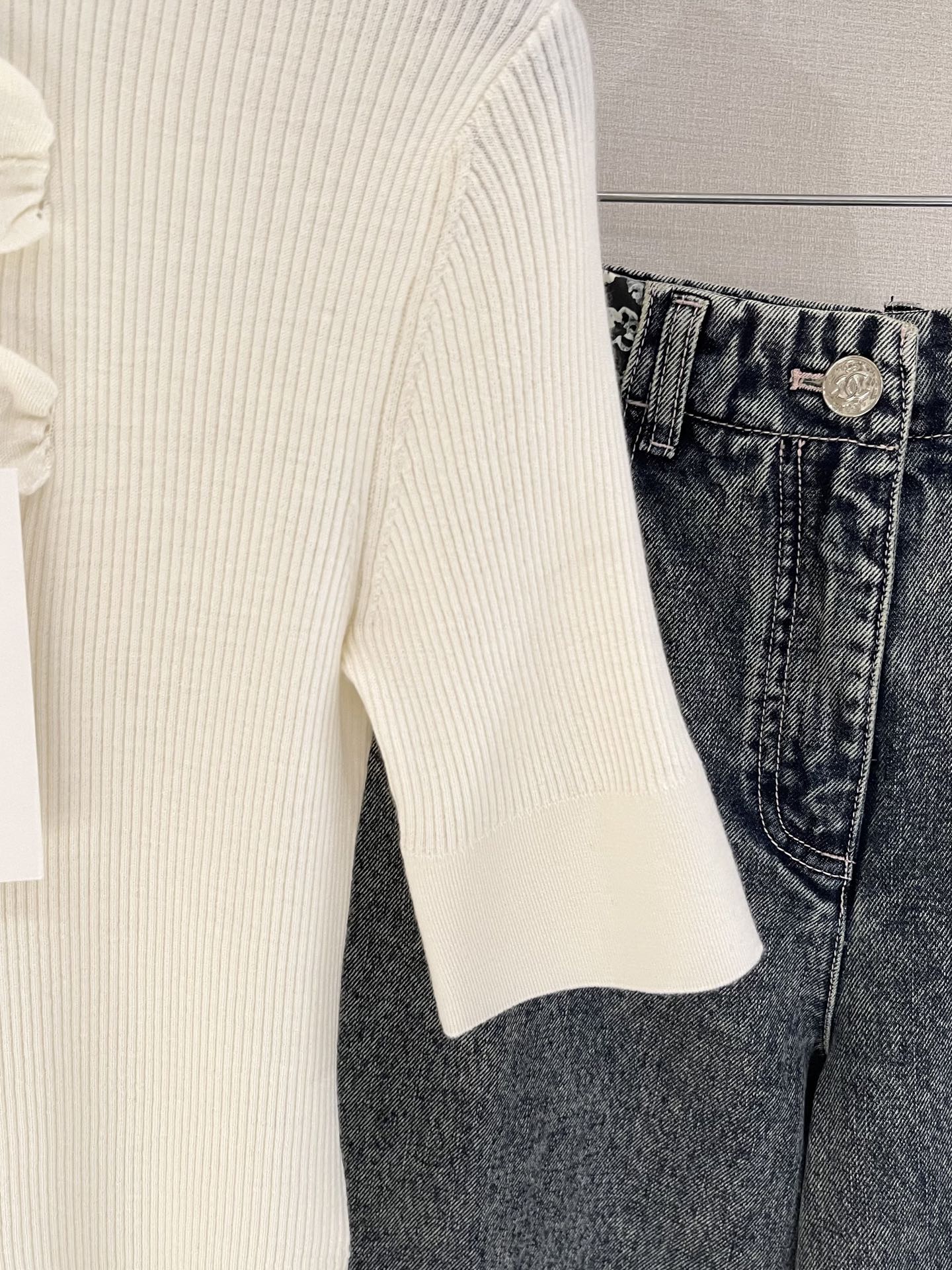 Chanel clothing-180