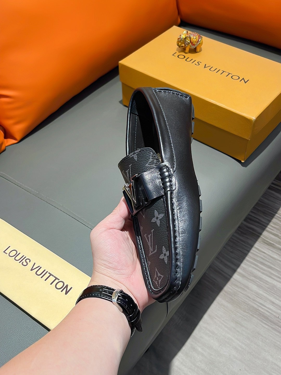 LV men's leather shoes-16