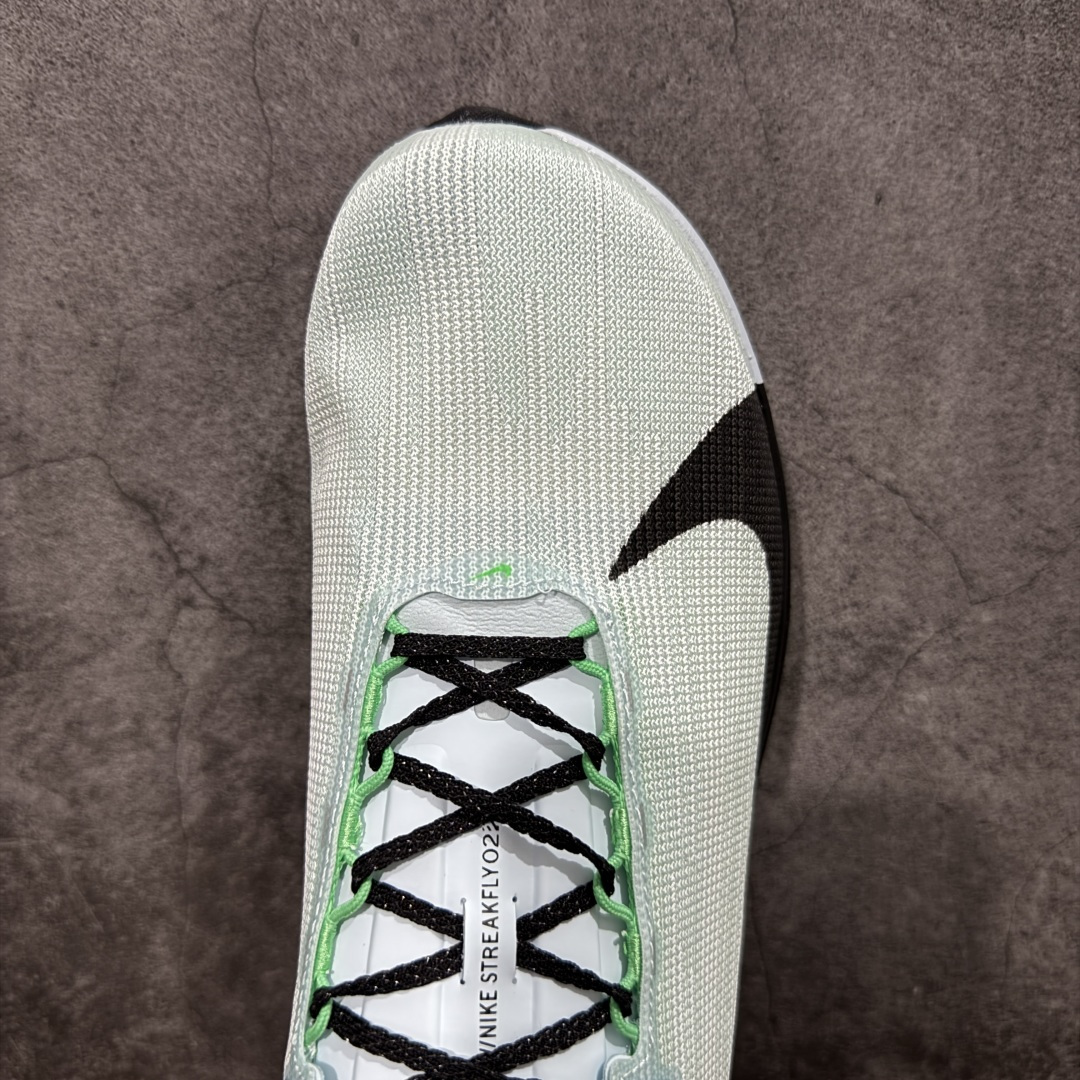 Nike Sneakers-101
