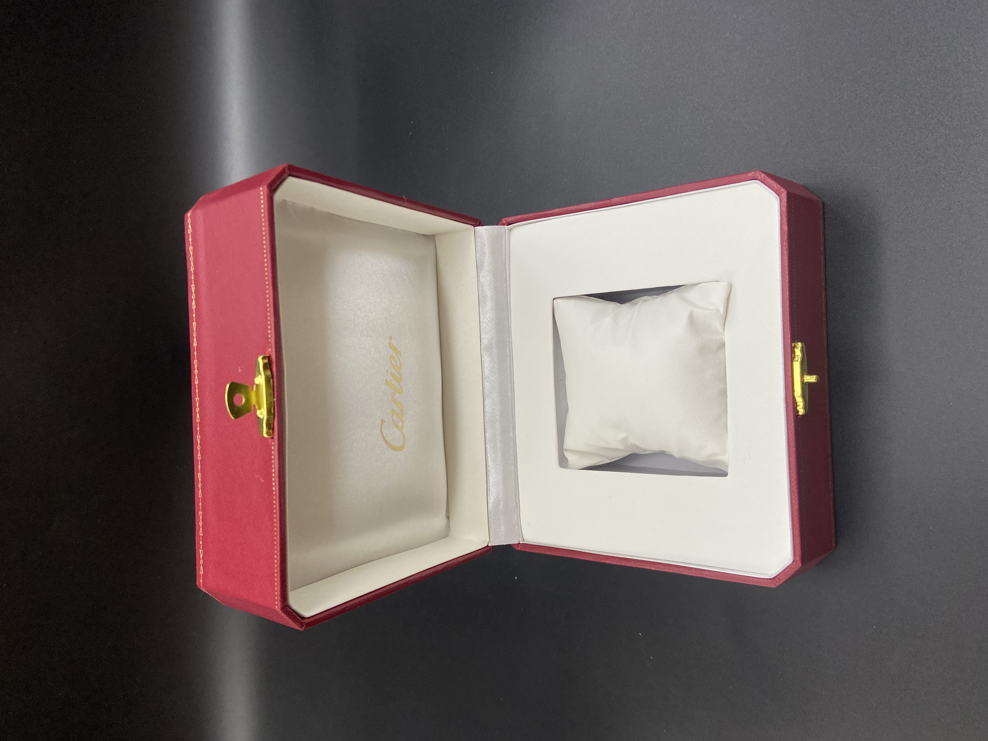 Cartie* Watch Box