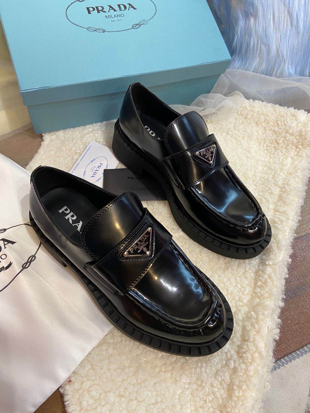 Prada women's leather shoes-15