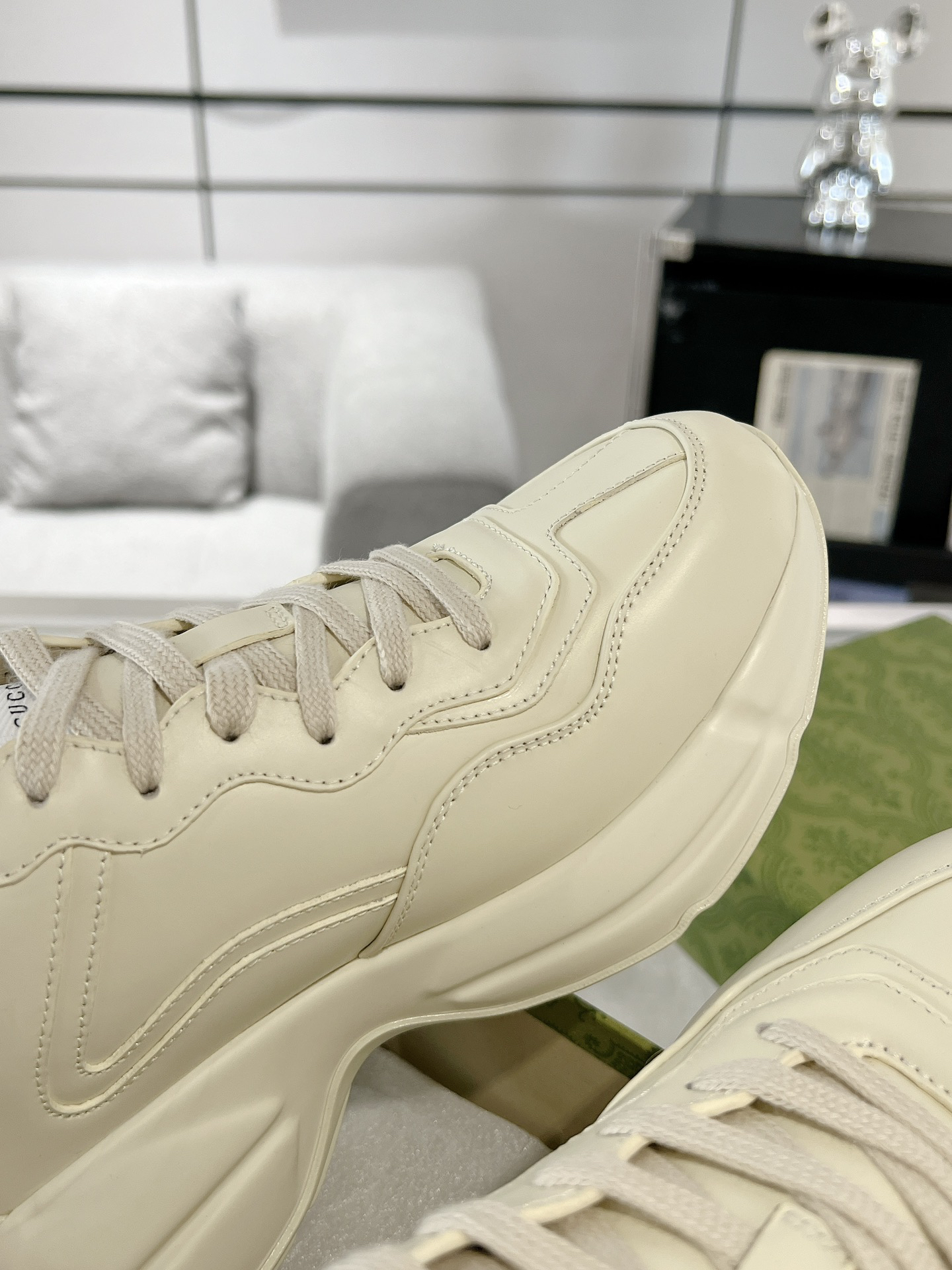 Gucci Sneakers-208