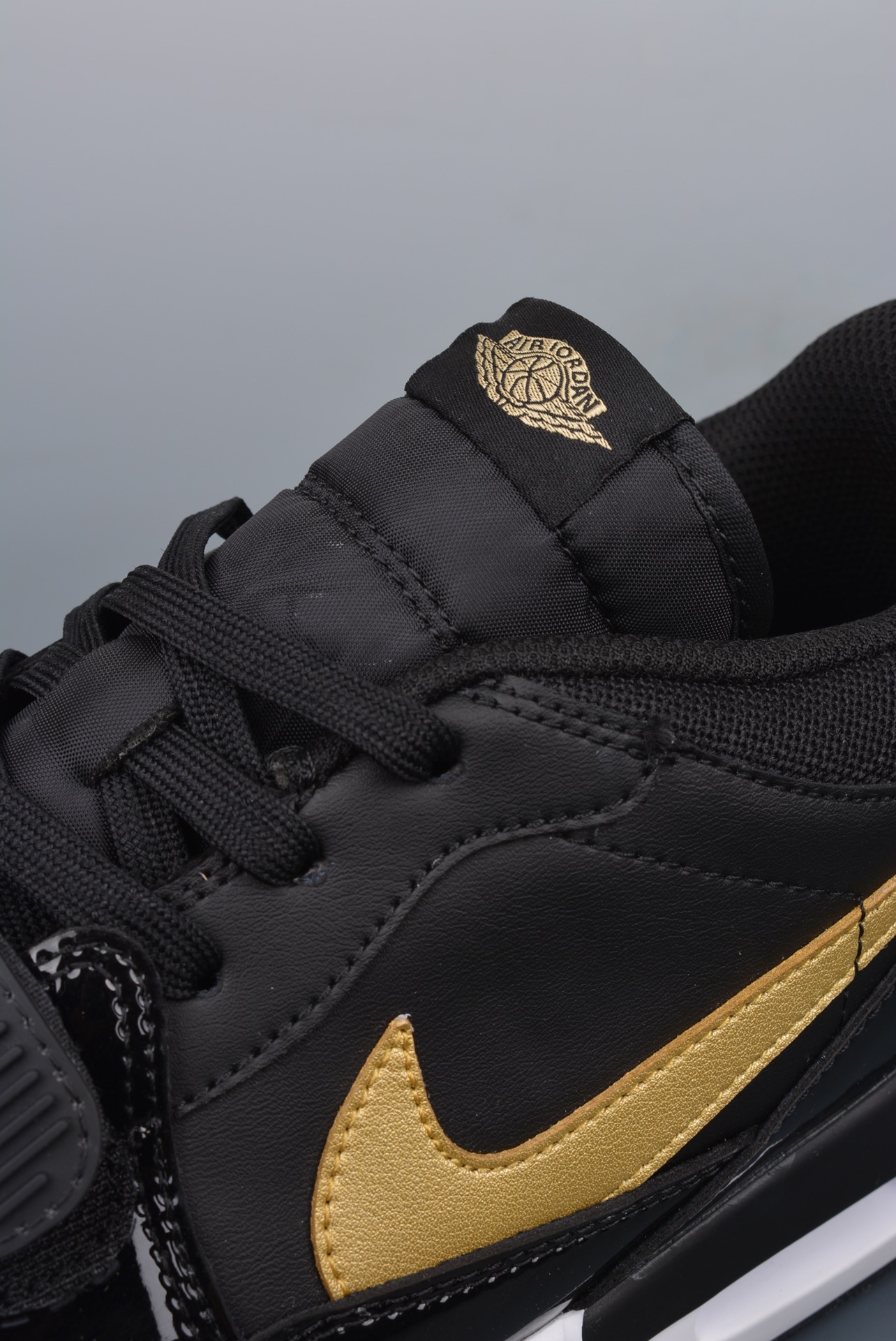 Nike Sneakers-324