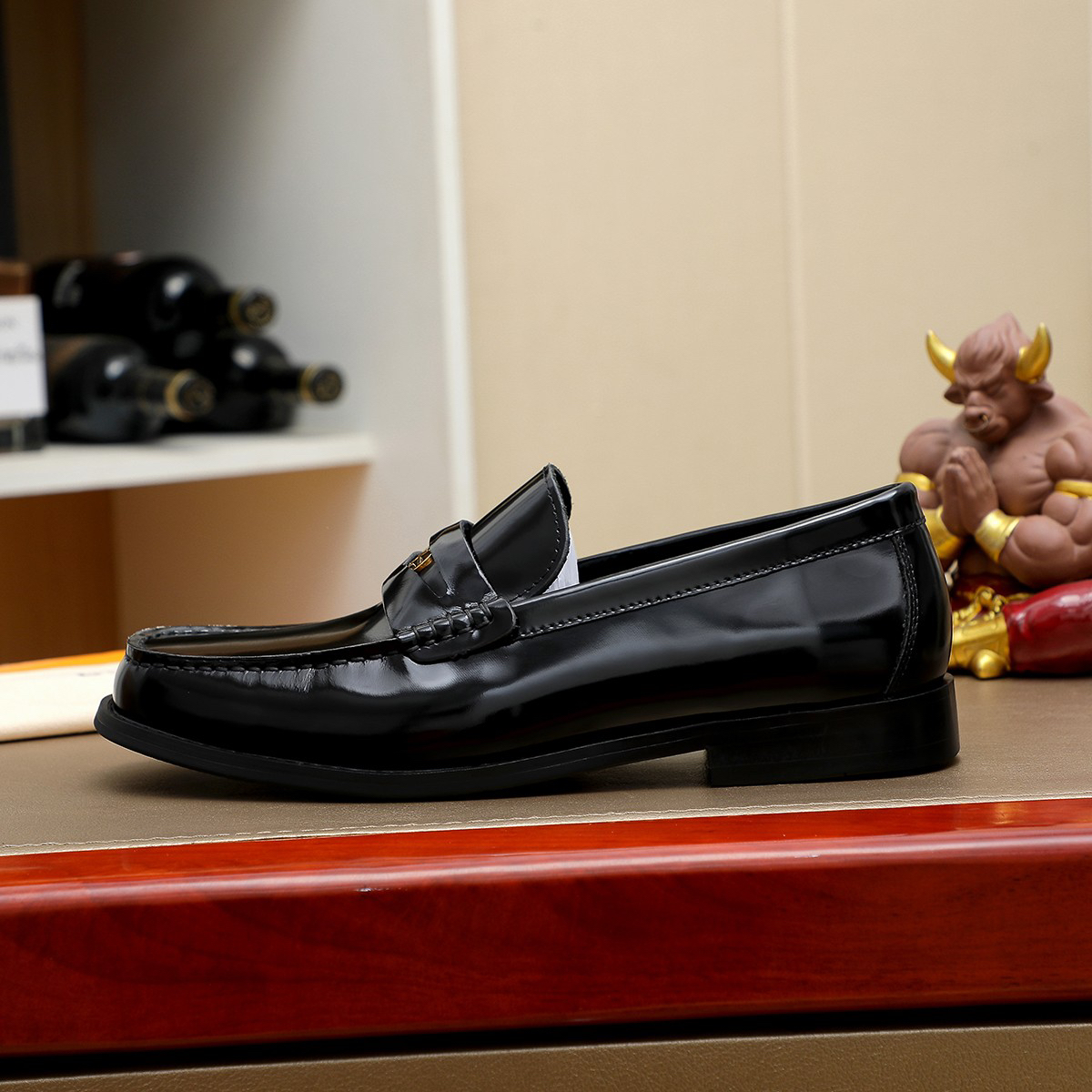 LV men's leather shoes-68