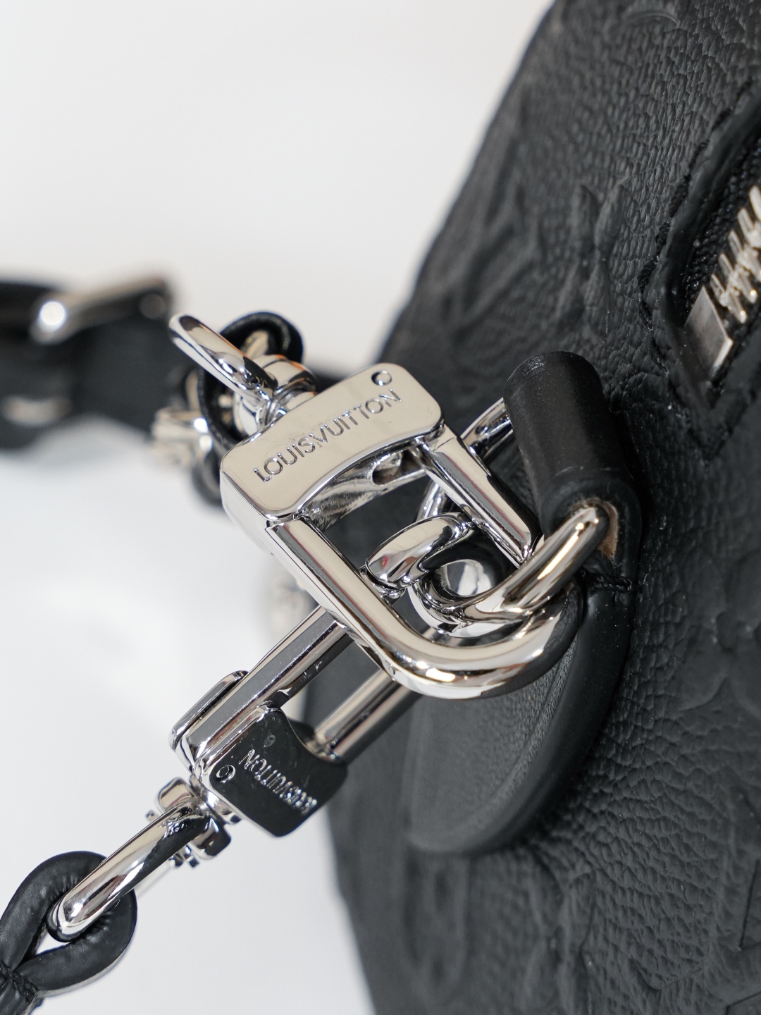 Louis Vuitton bag-196
