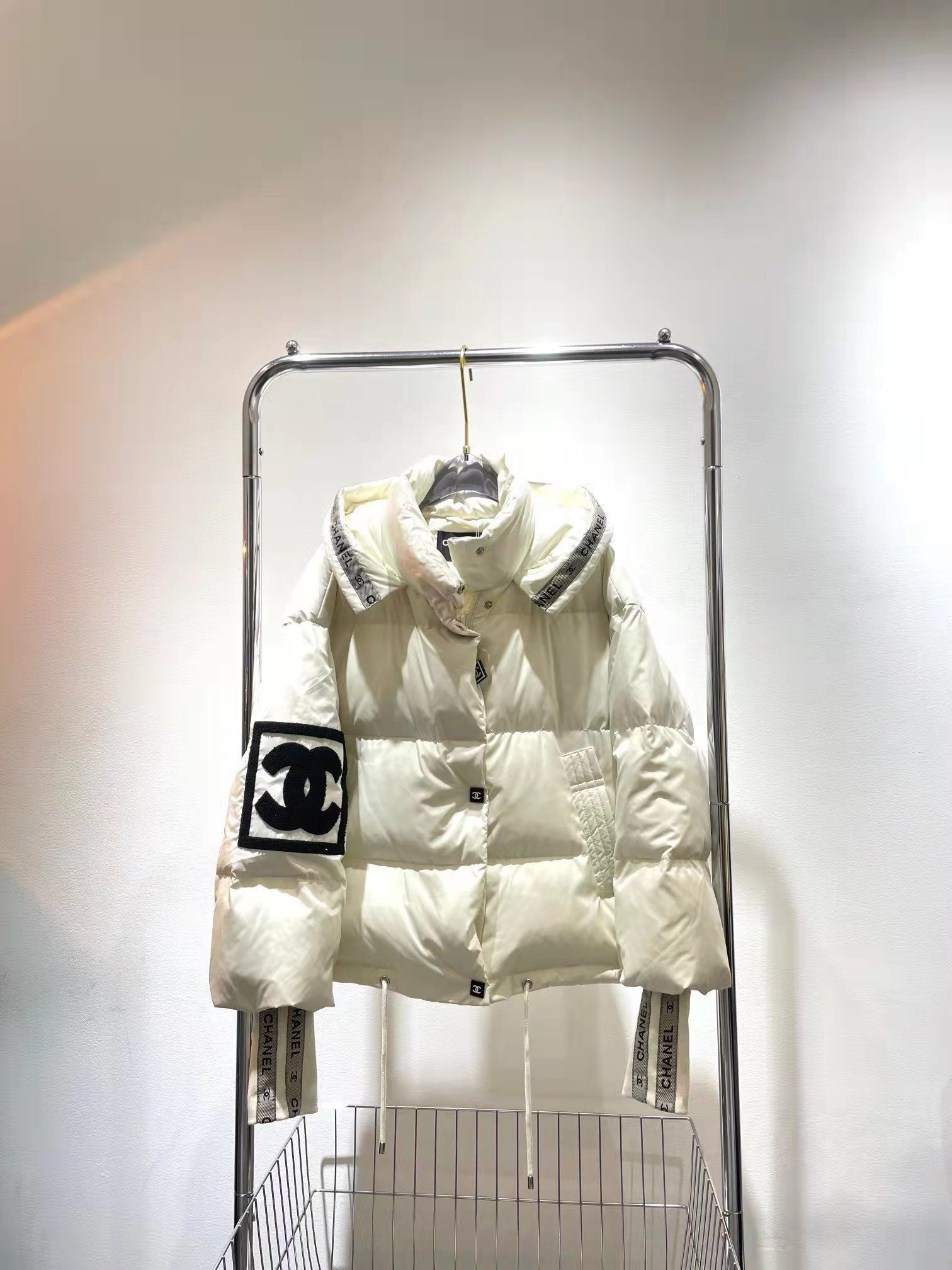 Chanel Clothing-223