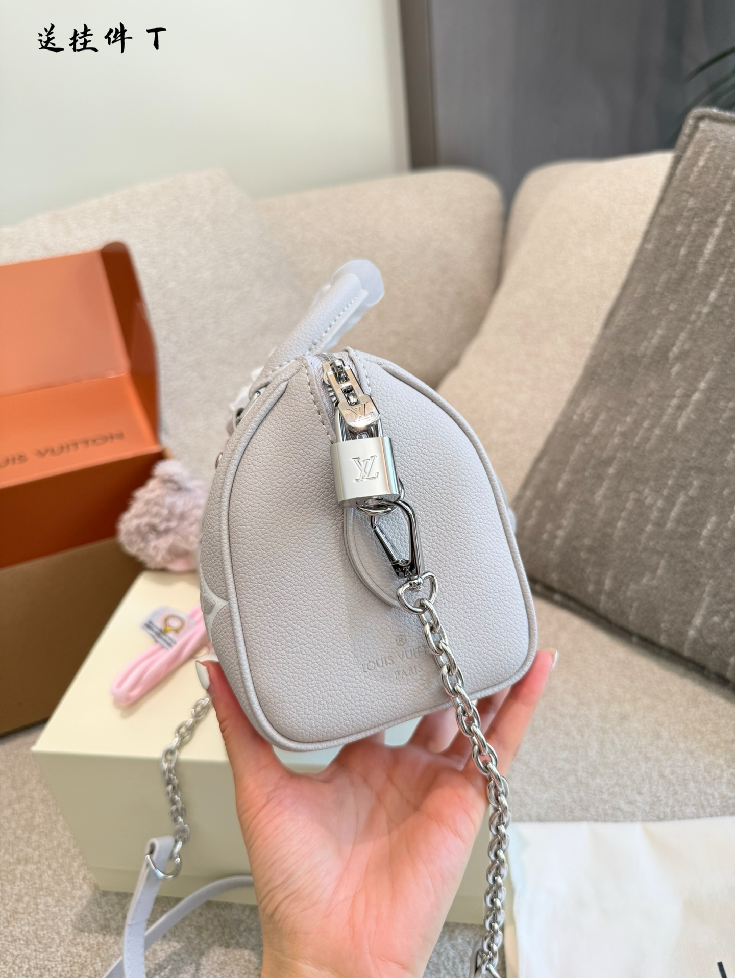 Louis Vuitton bag-113