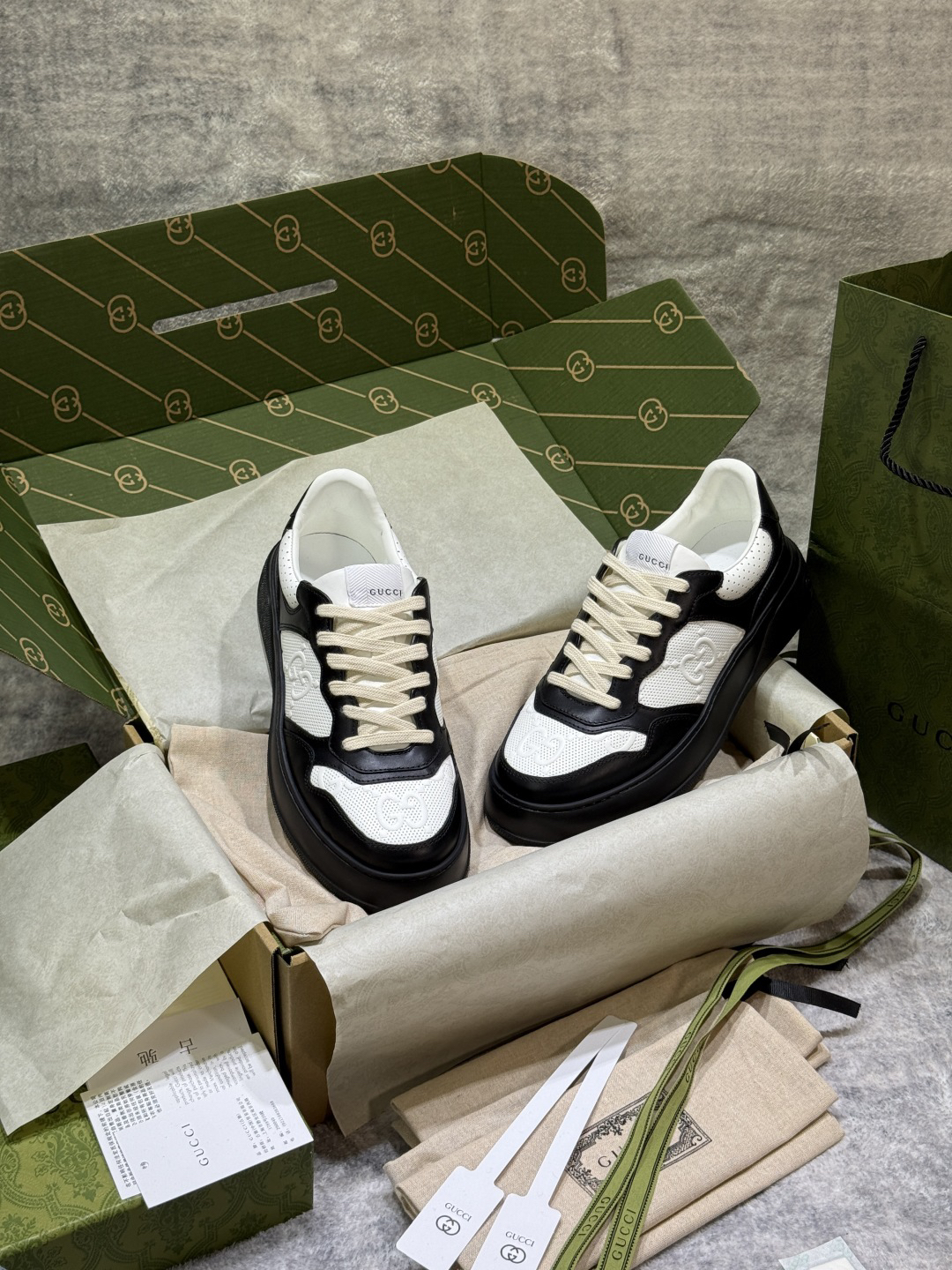 Gucci Sneakers-156