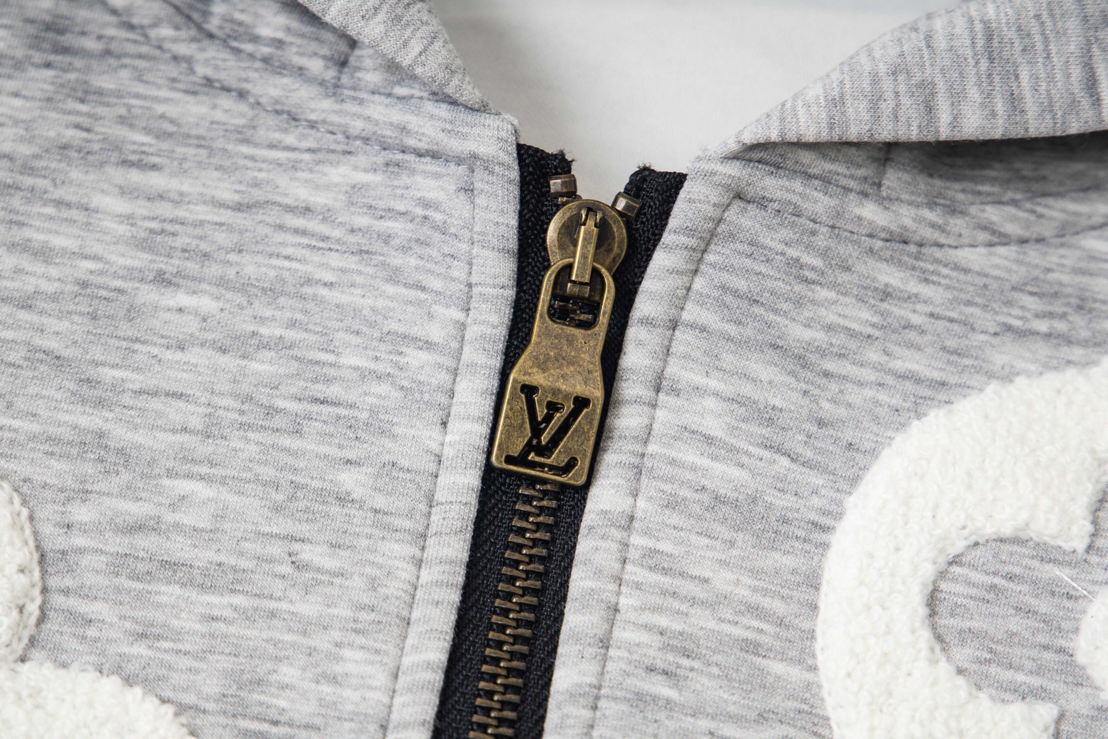 LV Clothing-346