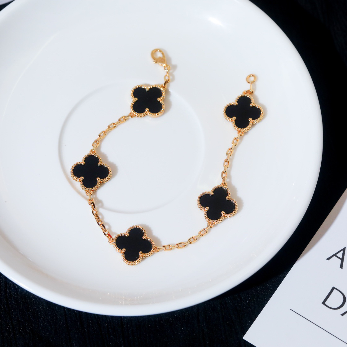 Van Cleef & Arpels Bracelet-74