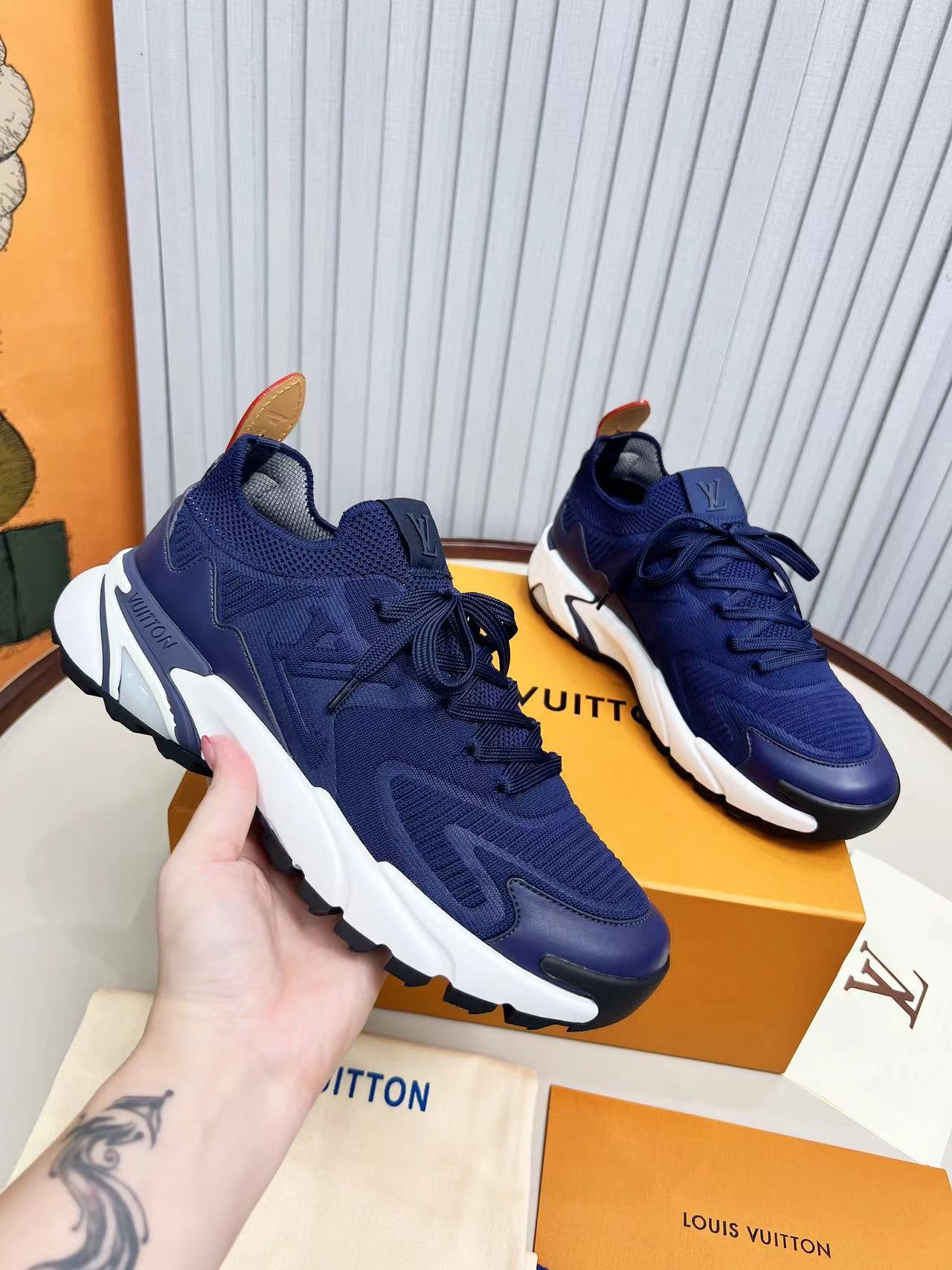Lv Sneakers-1